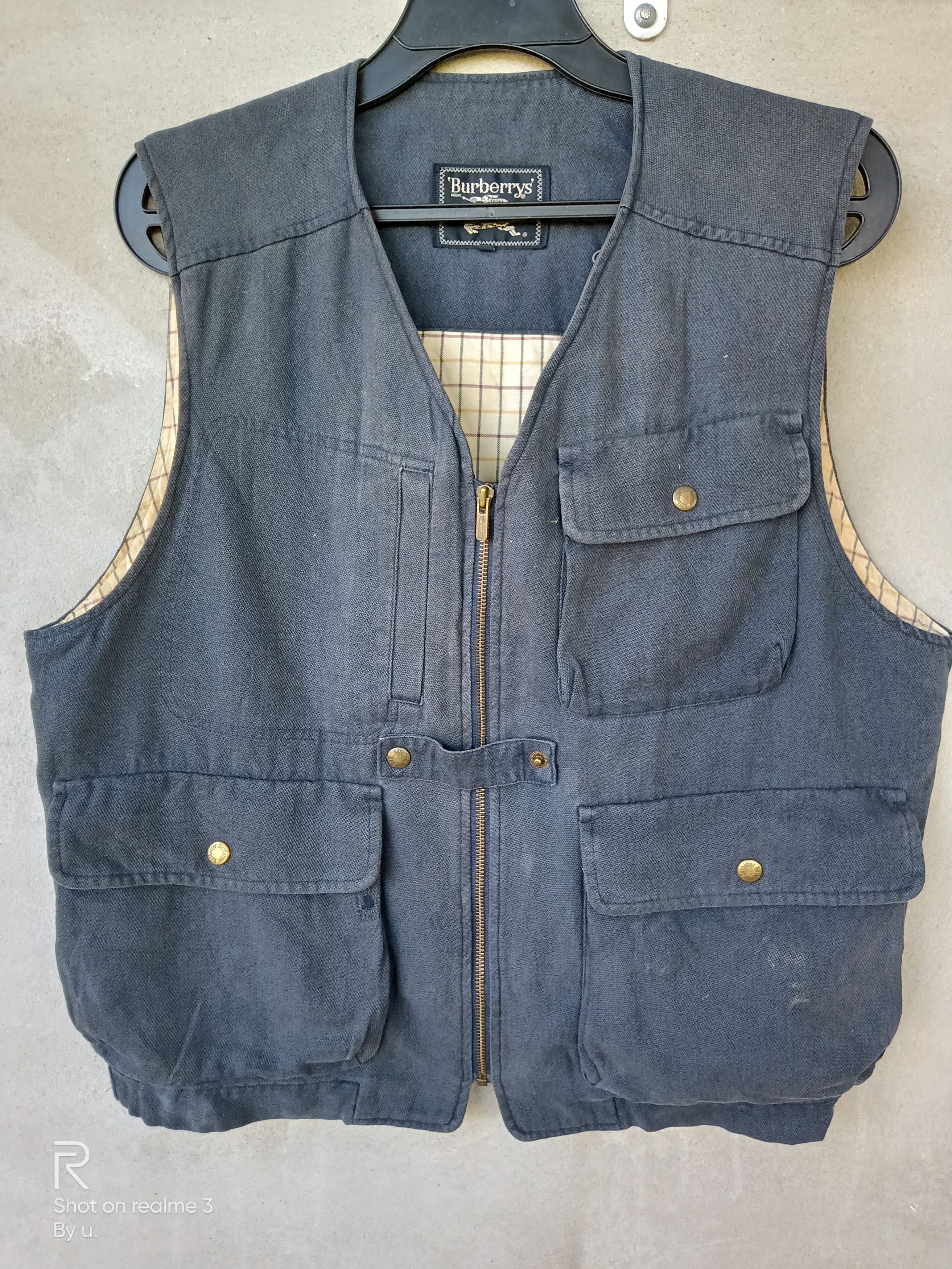 Fishing like Professional with Multiple Pocket Vest