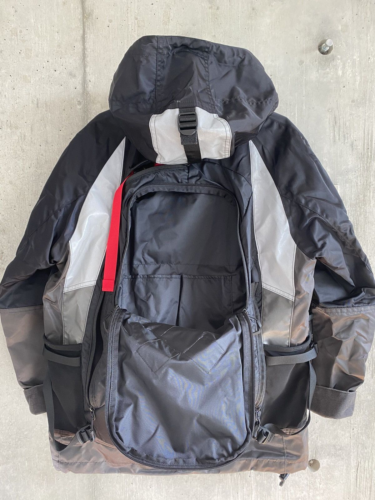 North face jacket with built in backpack hotsell