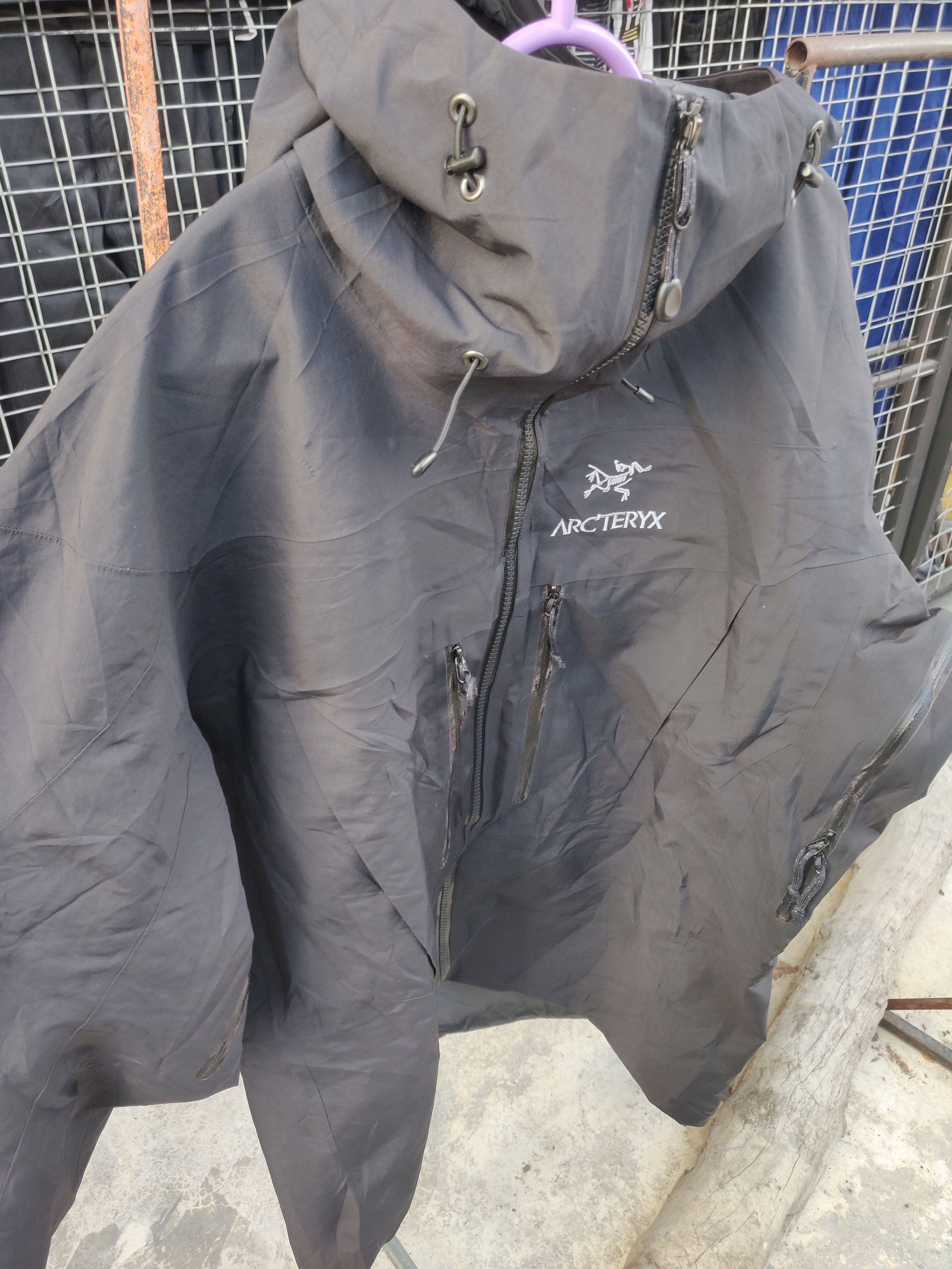 Arc'Teryx arcteryx alpha SV goretex pro shell jacket MADE IN