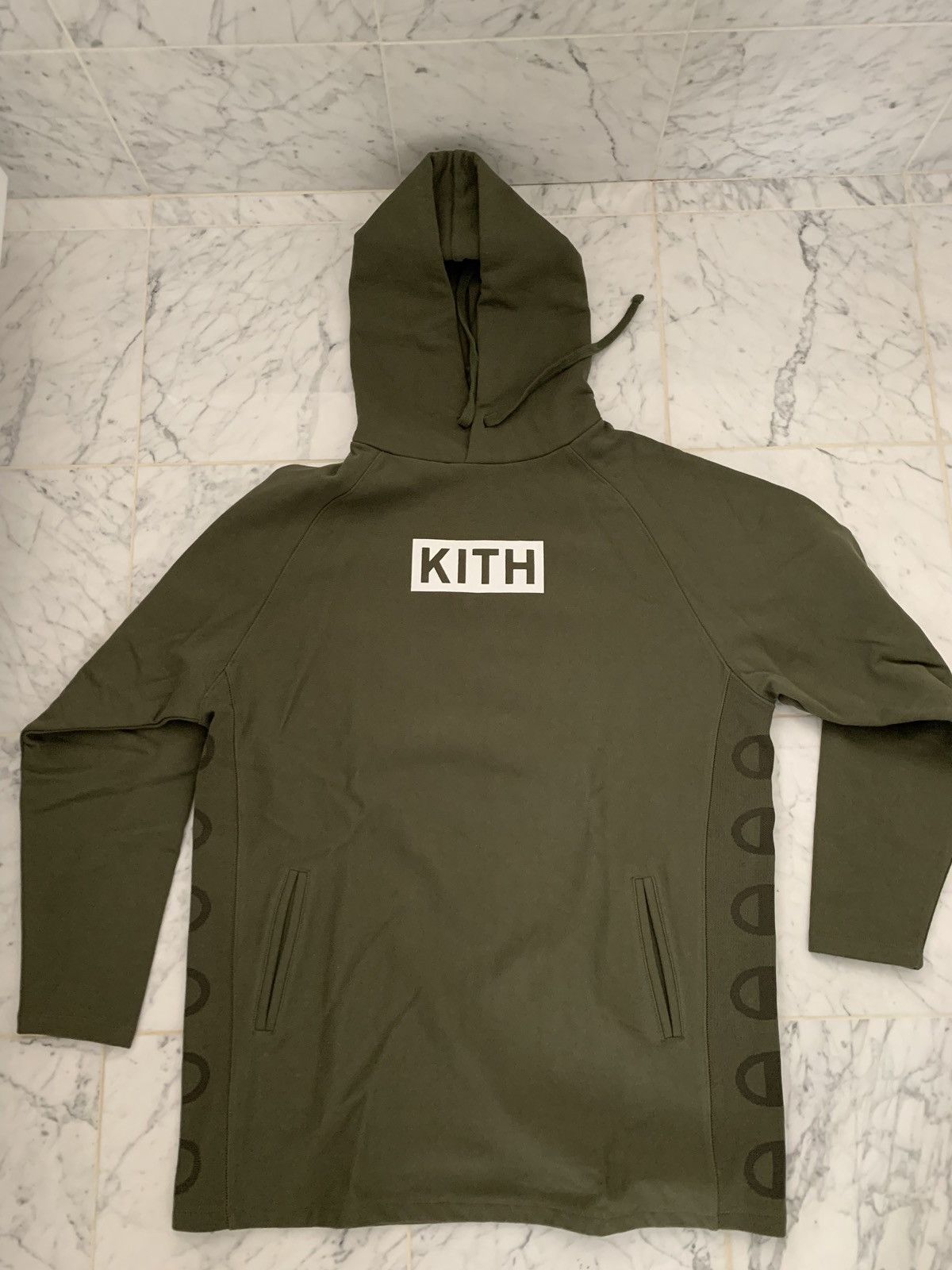 Champion × Kith Kith X Champion Extended Olive Sweatshirt Size US L / EU 52-54 / 3 - 1 Thumbnail