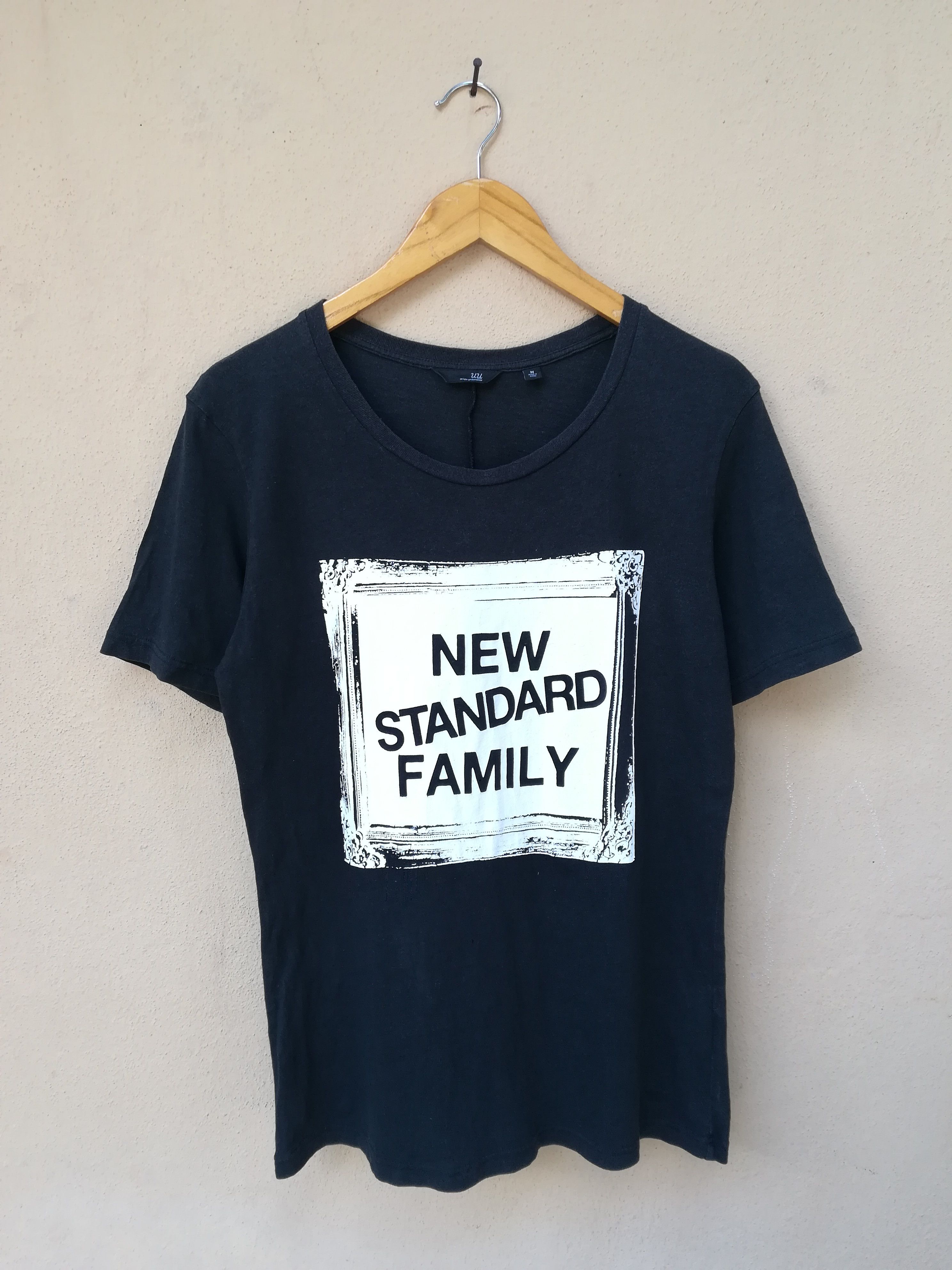 Undercover × Uniqlo Undercover x Uniqlo New Standard Family Tee Size US M / EU 48-50 / 2 - 1 Thumbnail