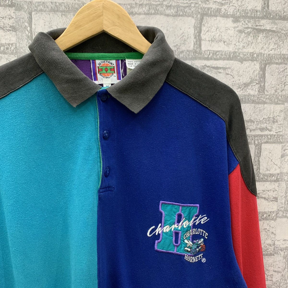 Vintage Vintage 90s Charlotte Hornets In The Paint Basketball Gear Size US M / EU 48-50 / 2 - 3 Thumbnail