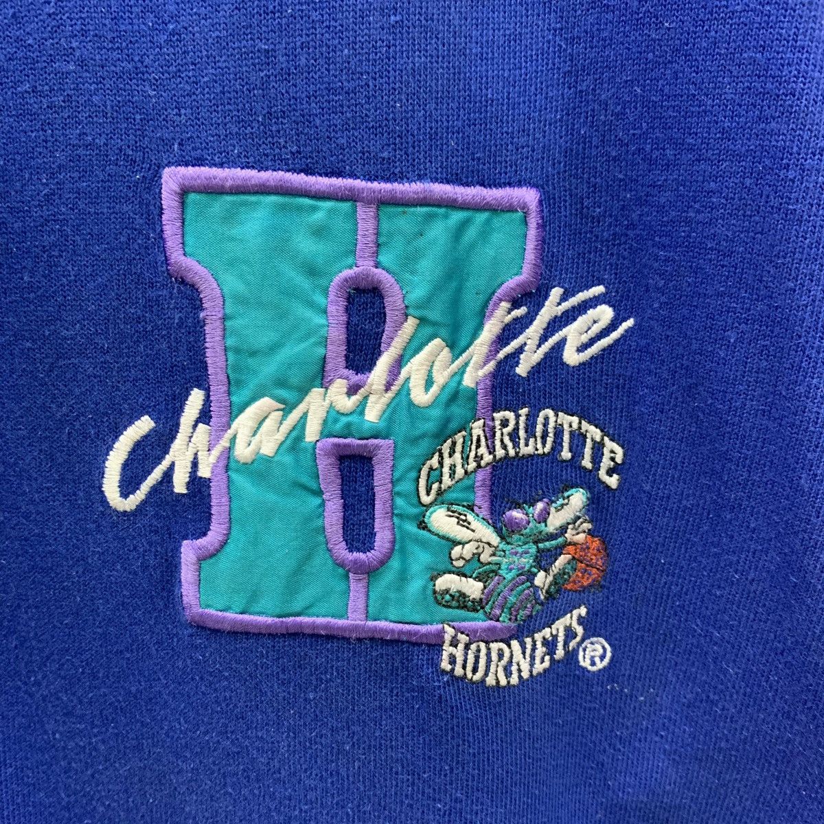 Vintage Vintage 90s Charlotte Hornets In The Paint Basketball Gear Size US M / EU 48-50 / 2 - 5 Thumbnail
