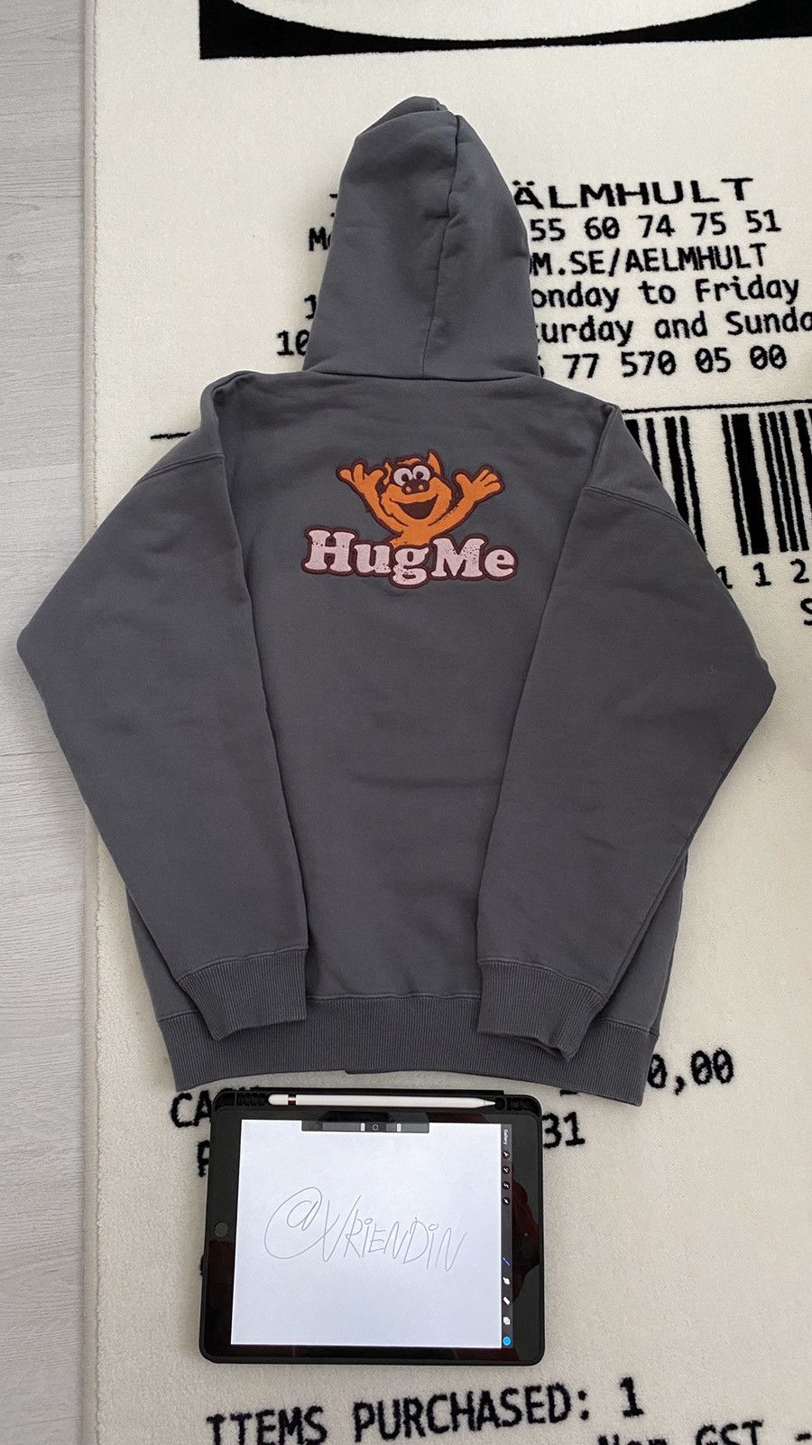 Vetements hug store me hoodie