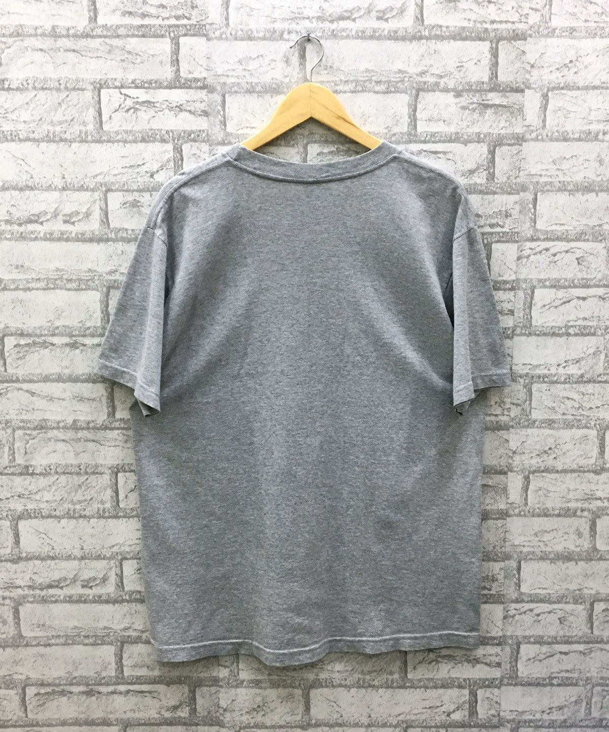 Uniqlo Vintage Uniqlo Leo Lime T-shirt Size US L / EU 52-54 / 3 - 2 Thumbnail
