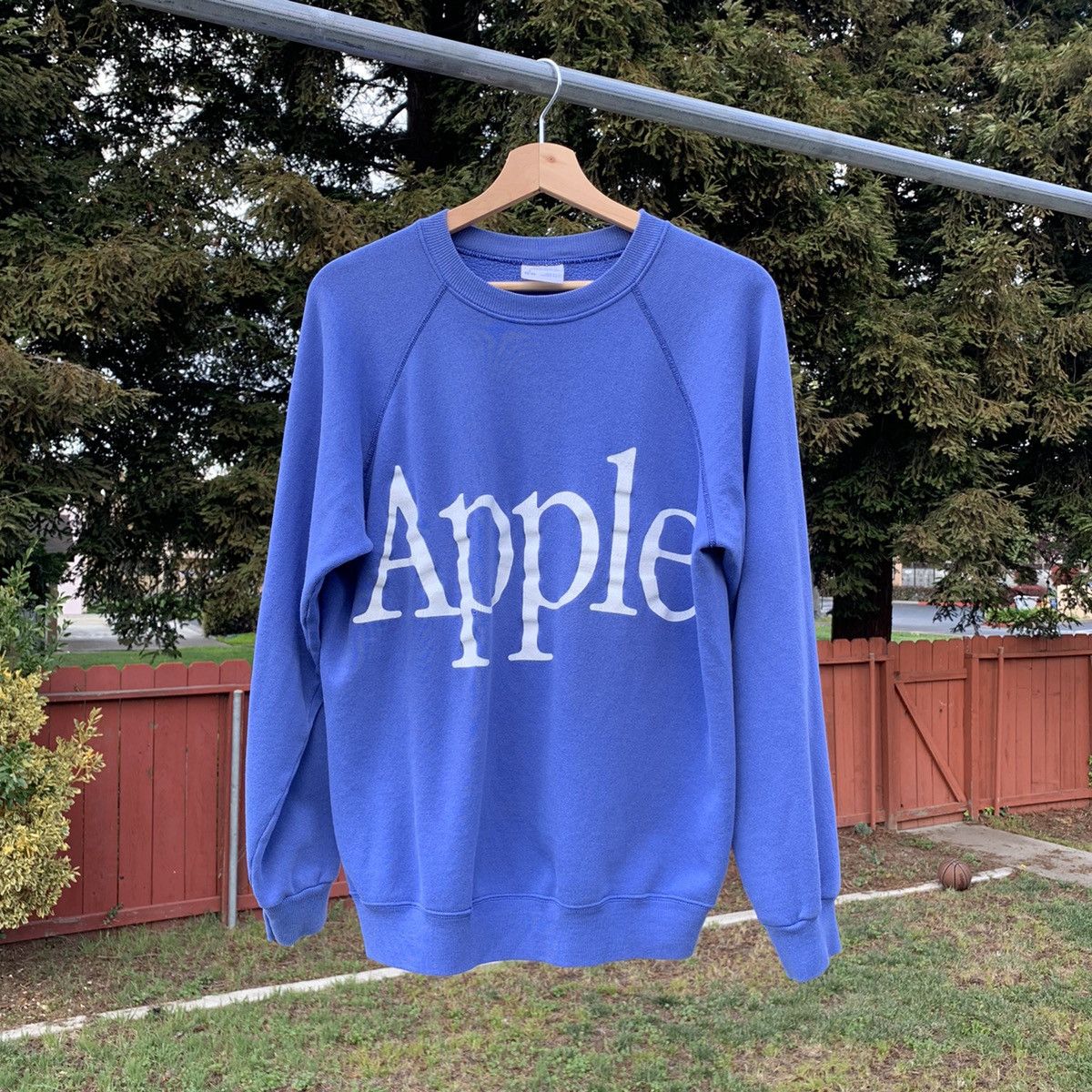 Vintage apple crewneck on sale sweatshirt