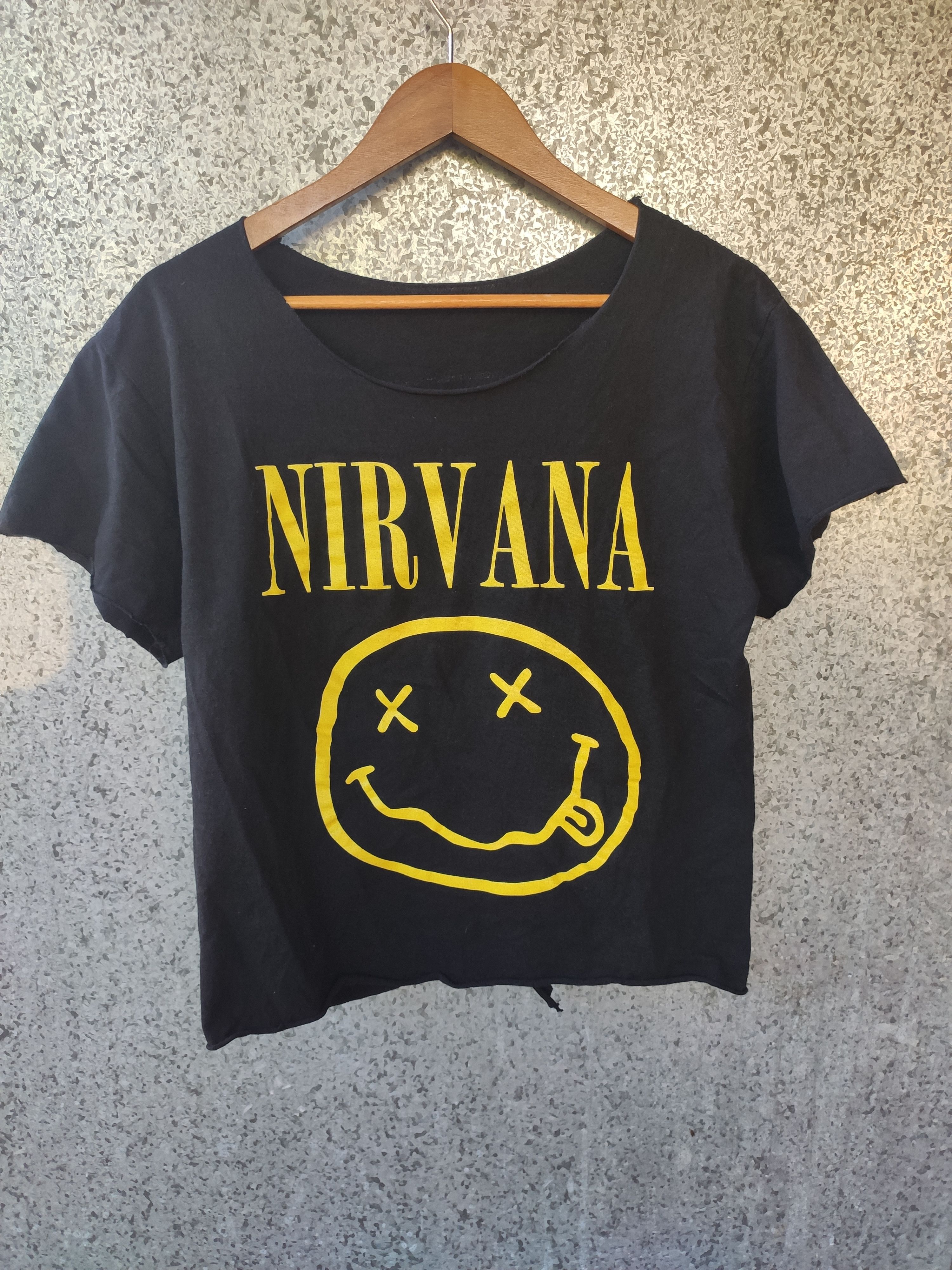 Band Tees Nirvana t shirt distressed tee crop top Size US M / EU 48-50 / 2 - 1 Thumbnail