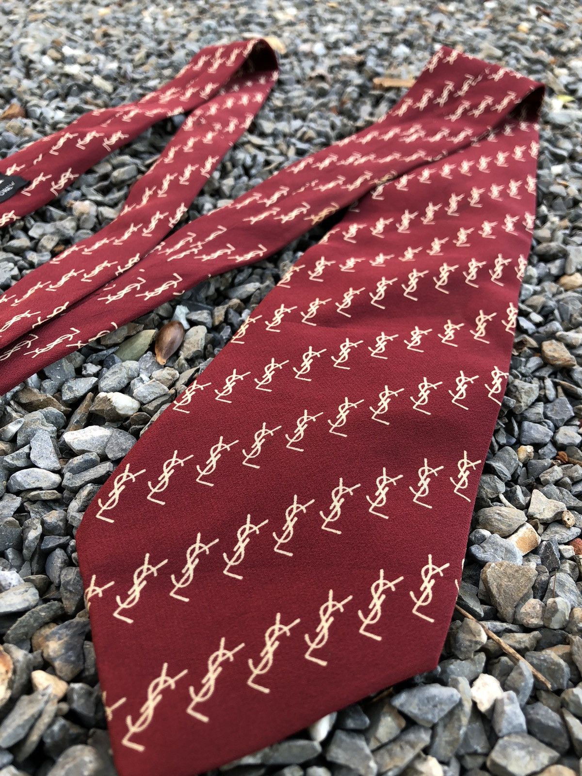 yves saint laurent HAND MADE full print nick tie