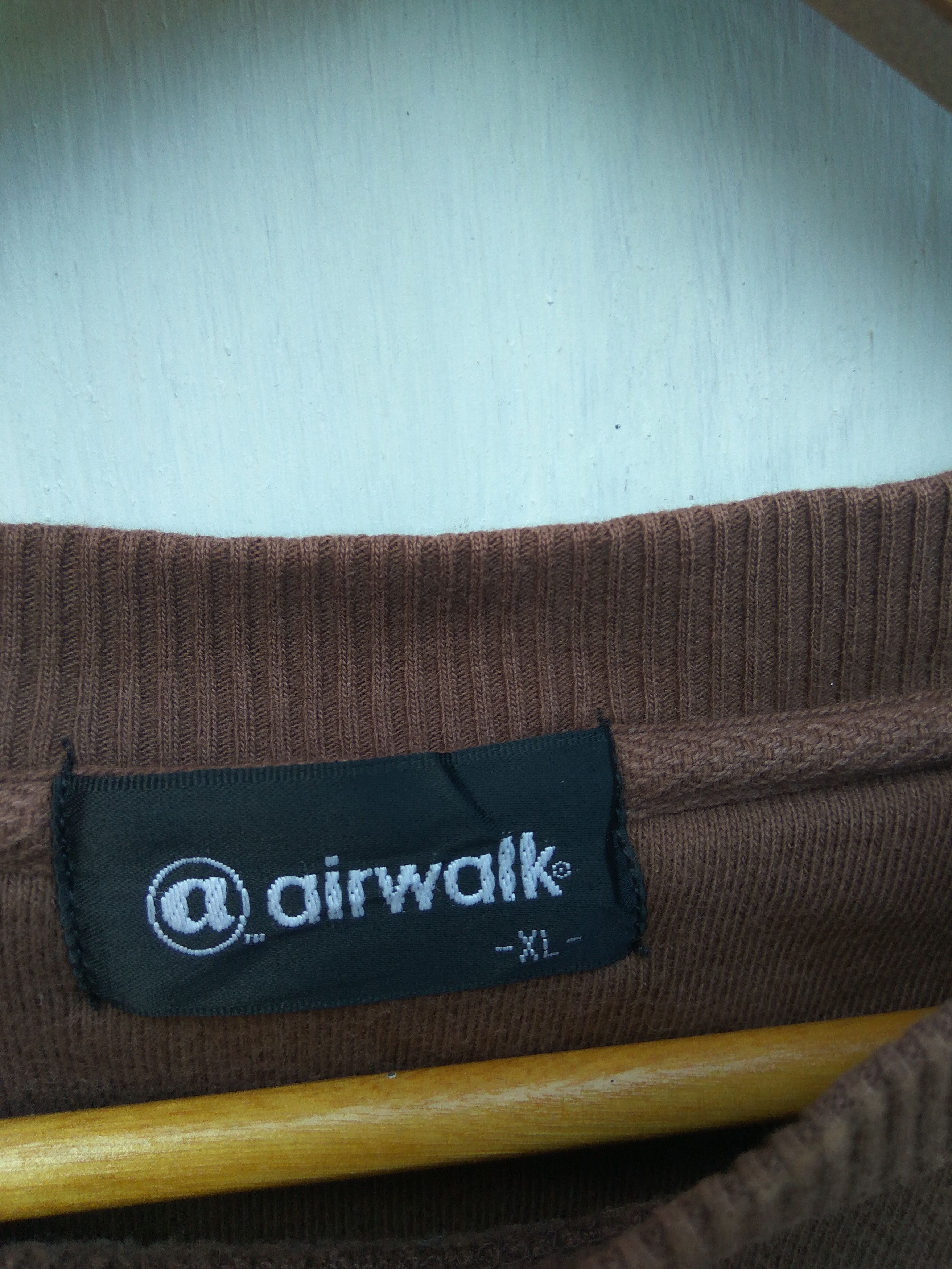 Airwalk Vintage Airwalk sweatshirt streetwear Size US L / EU 52-54 / 3 - 4 Thumbnail