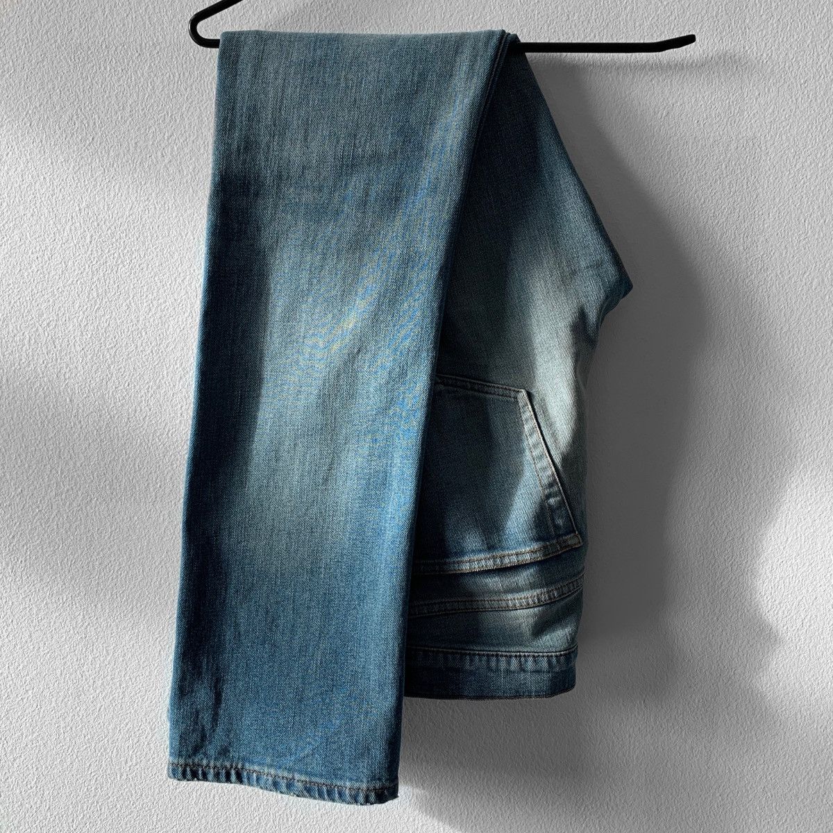 image of Balenciaga Fw19 Blue Denim Straight-Leg Jeans, Men's (Size 28)