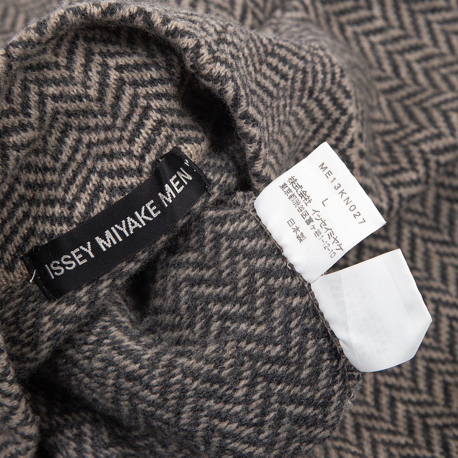 Issey Miyake Issey Miyake Men Pattern Turtleneck Knit Sweater Size US L / EU 52-54 / 3 - 4 Thumbnail