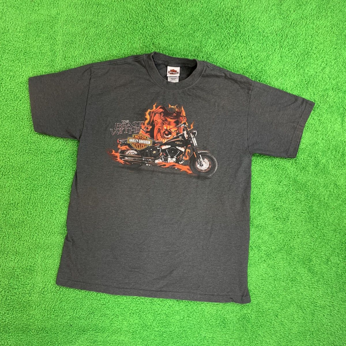 Vintage 2004 The Beast Within Harley Davidson Tshirt Size US L / EU 52-54 / 3 - 1 Preview