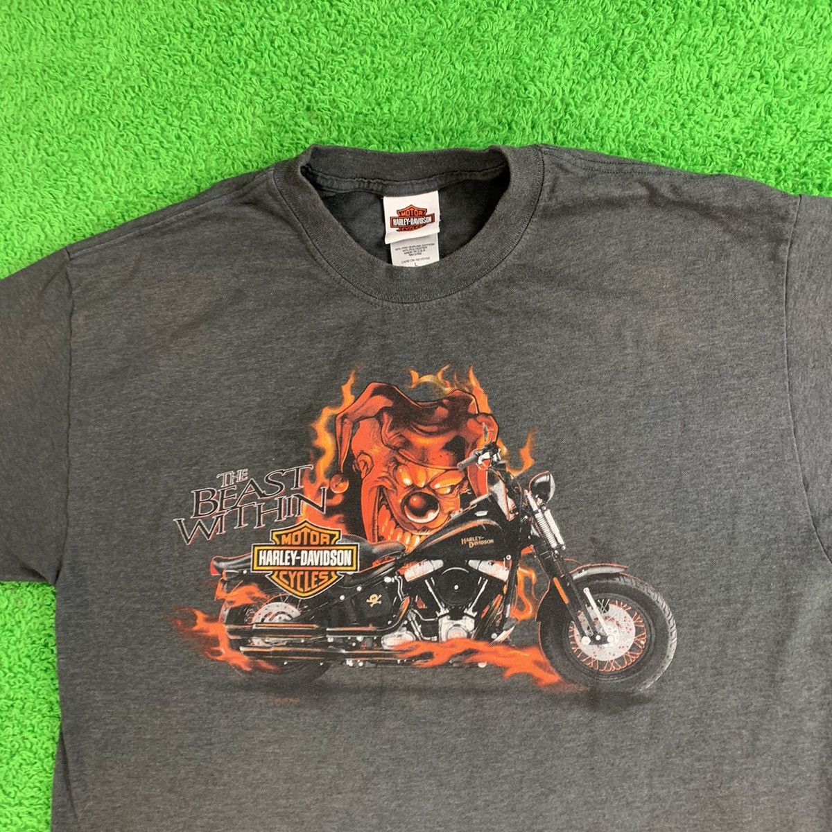 Vintage 2004 The Beast Within Harley Davidson Tshirt Size US L / EU 52-54 / 3 - 2 Preview