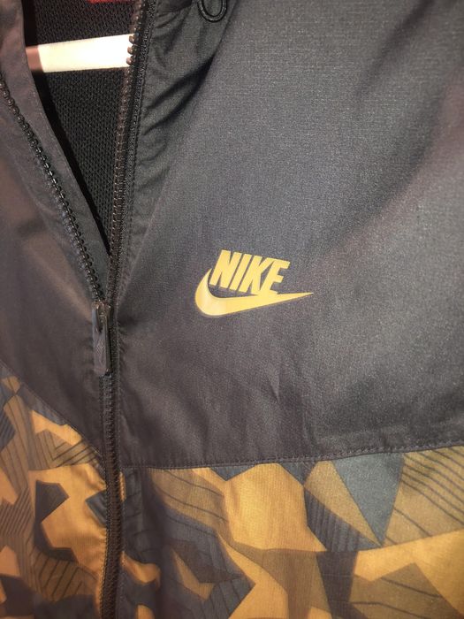 Nike sales badlands windrunner