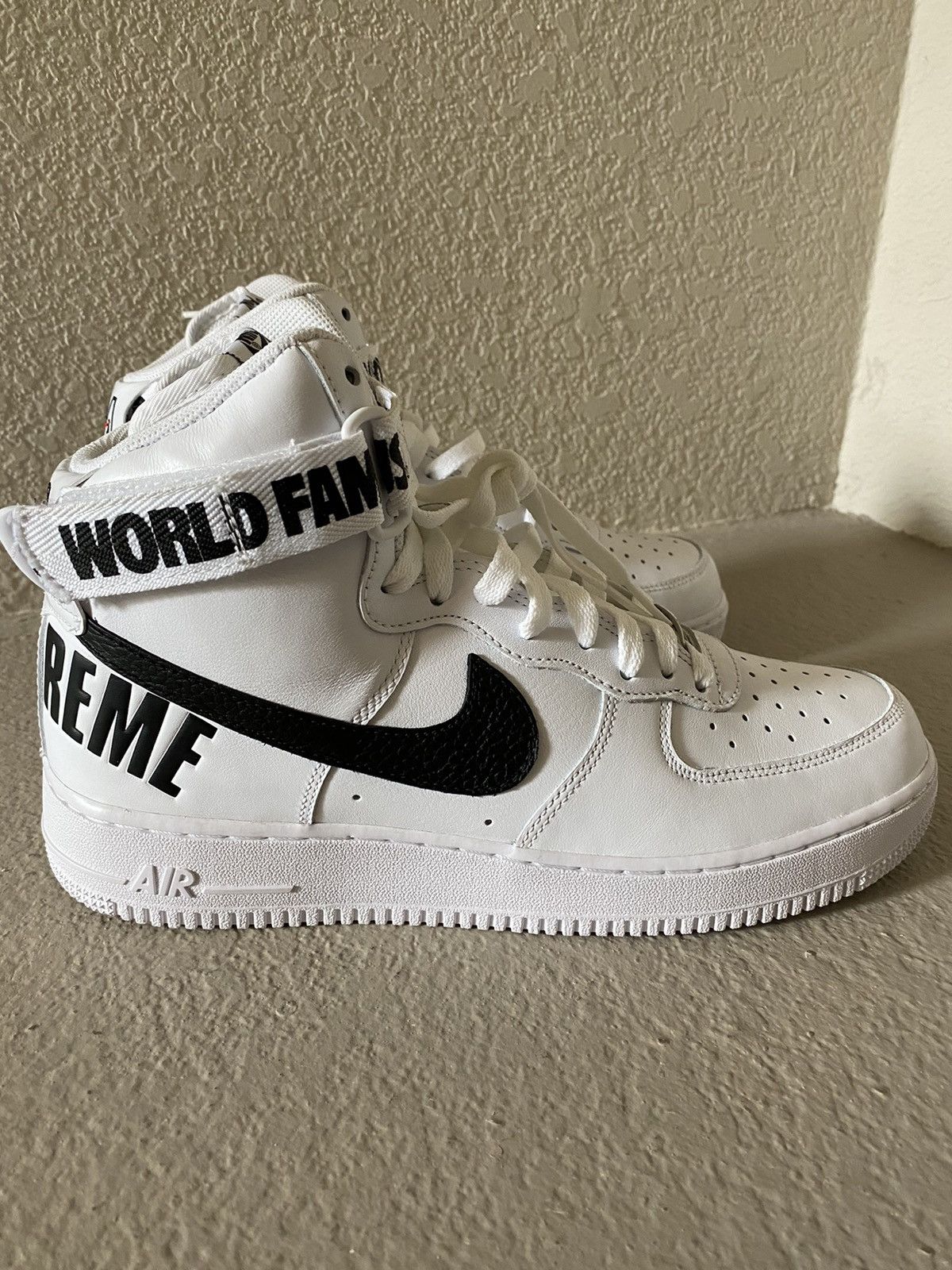 Nike × Supreme Supreme x Air Force 1 High Supreme White 2014 Size US 10.5 / EU 43-44 - 3 Thumbnail