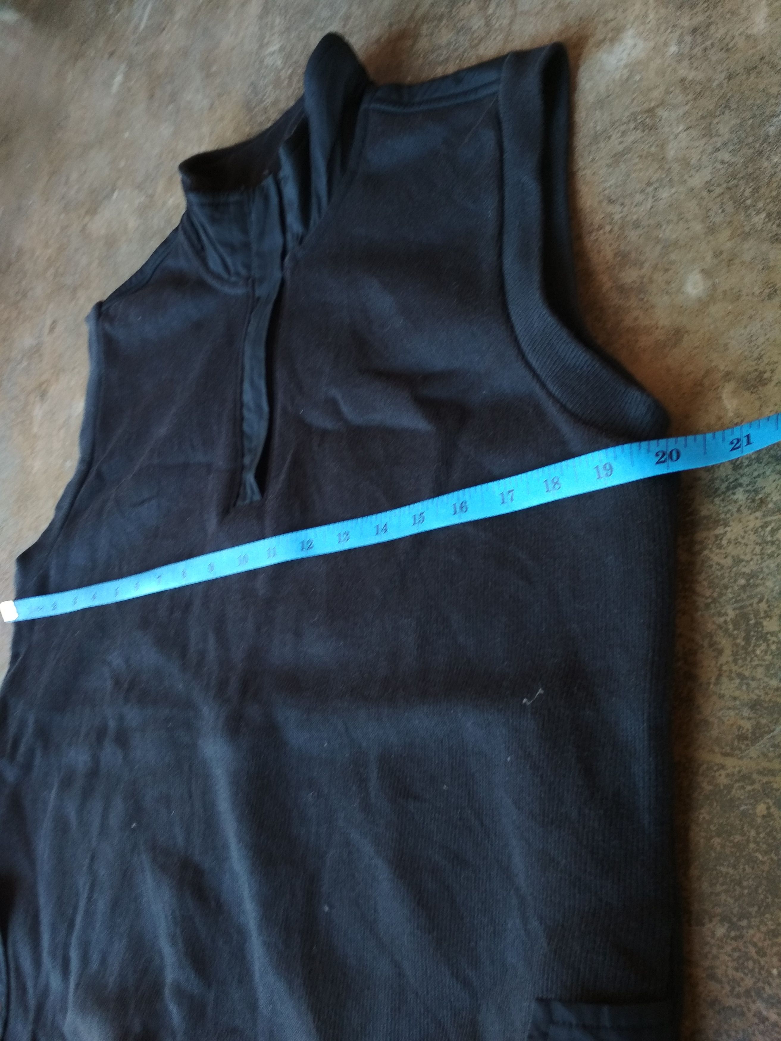 Nike Golf Sleeveless Shirt in black colour