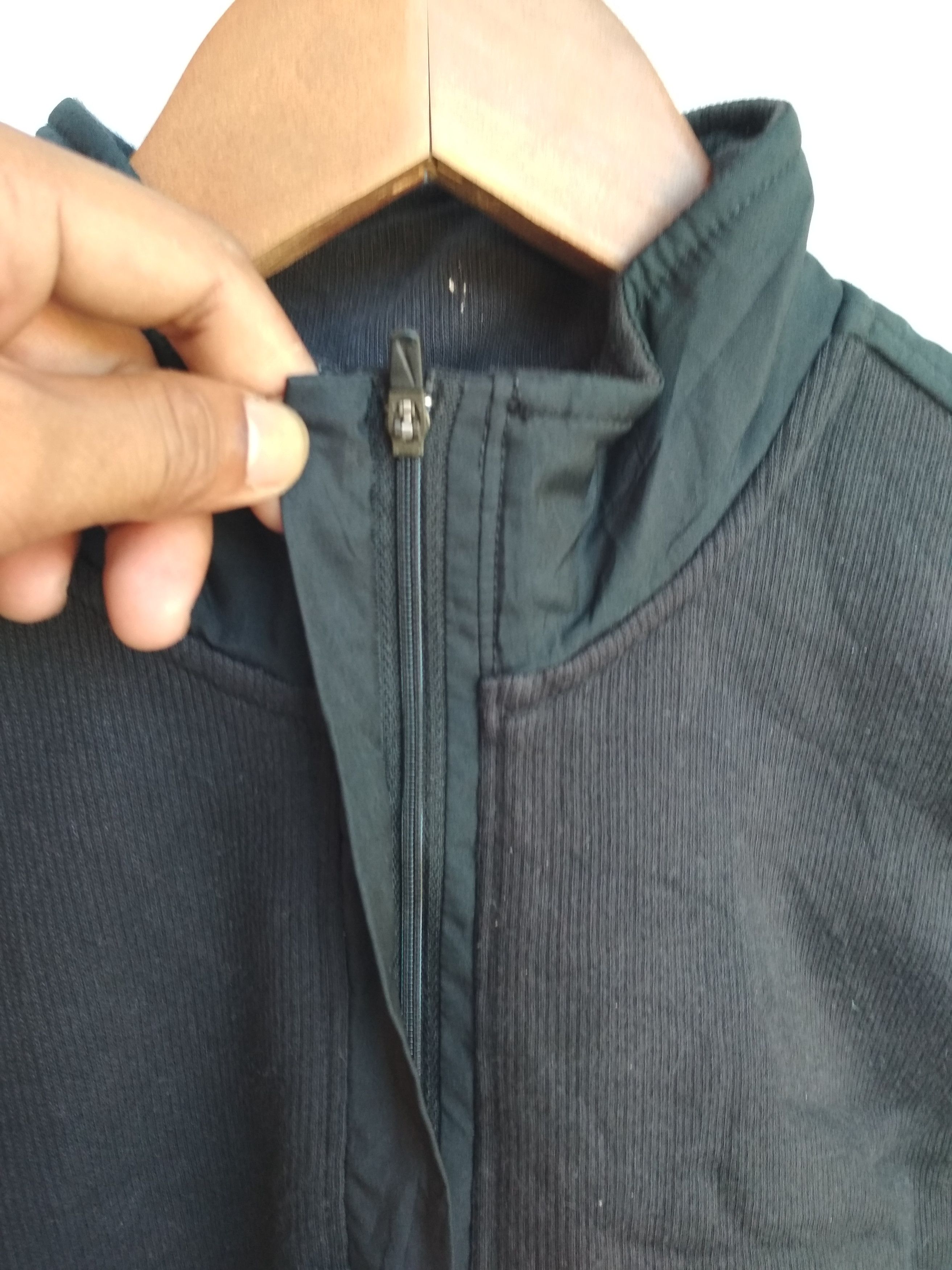 Nike Golf Sleeveless Shirt in black colour