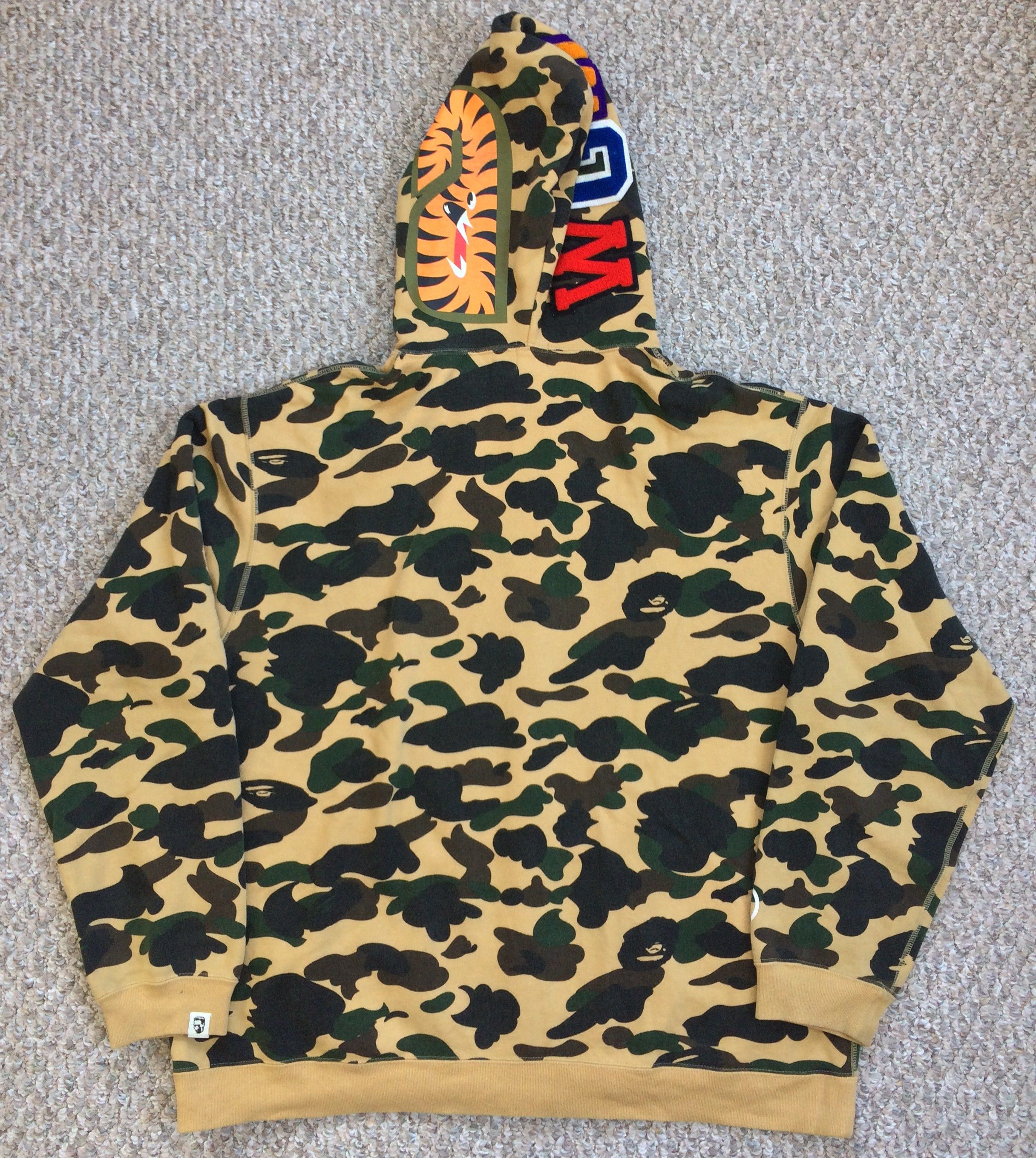 Bape F/W 2006 Bape 1st Camo Shark Hoodie Size US XL / EU 56 / 4 - 7 Thumbnail