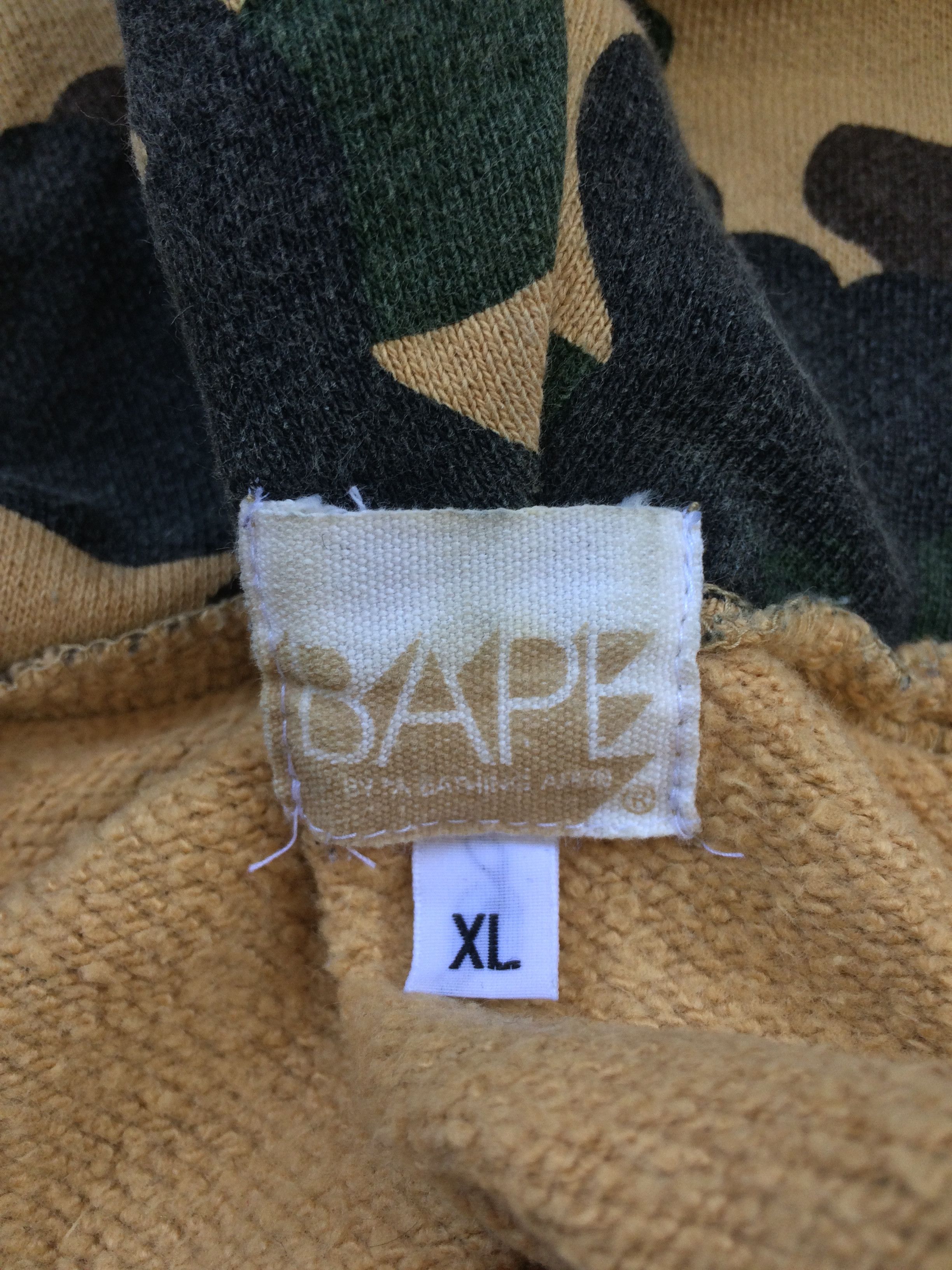 Bape F/W 2006 Bape 1st Camo Shark Hoodie Size US XL / EU 56 / 4 - 5 Thumbnail