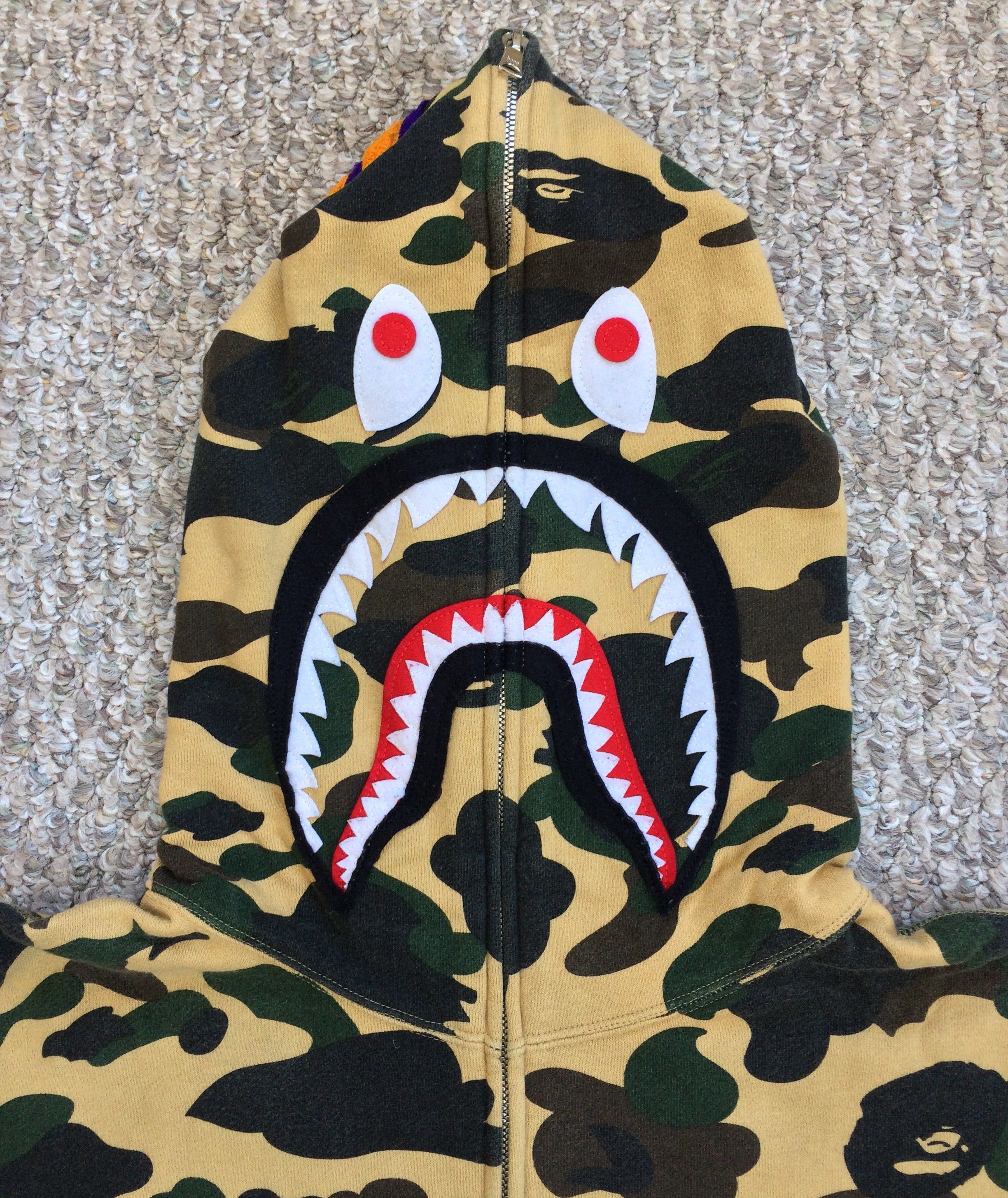 Bape F/W 2006 Bape 1st Camo Shark Hoodie Size US XL / EU 56 / 4 - 2 Thumbnail