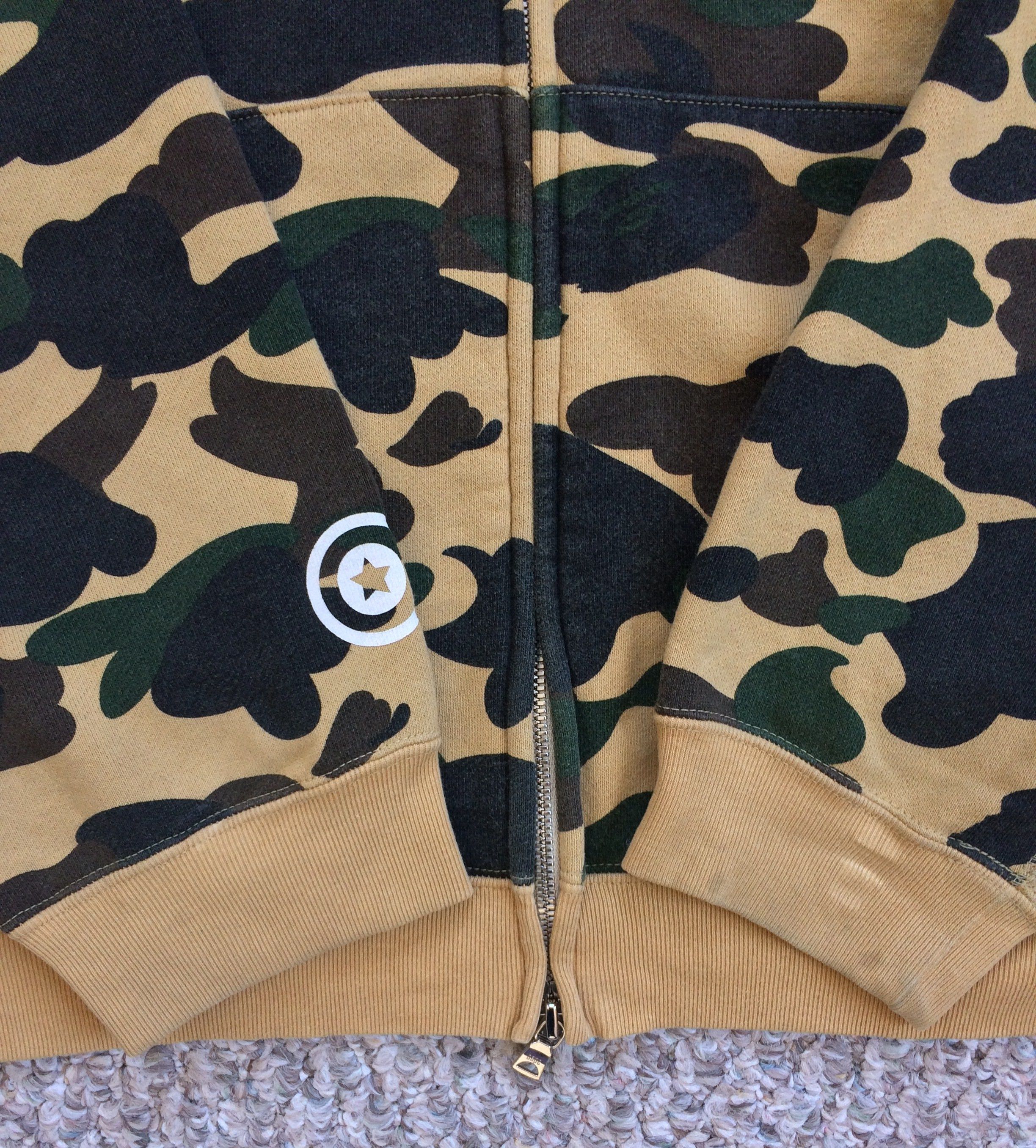 Bape F/W 2006 Bape 1st Camo Shark Hoodie Size US XL / EU 56 / 4 - 3 Thumbnail