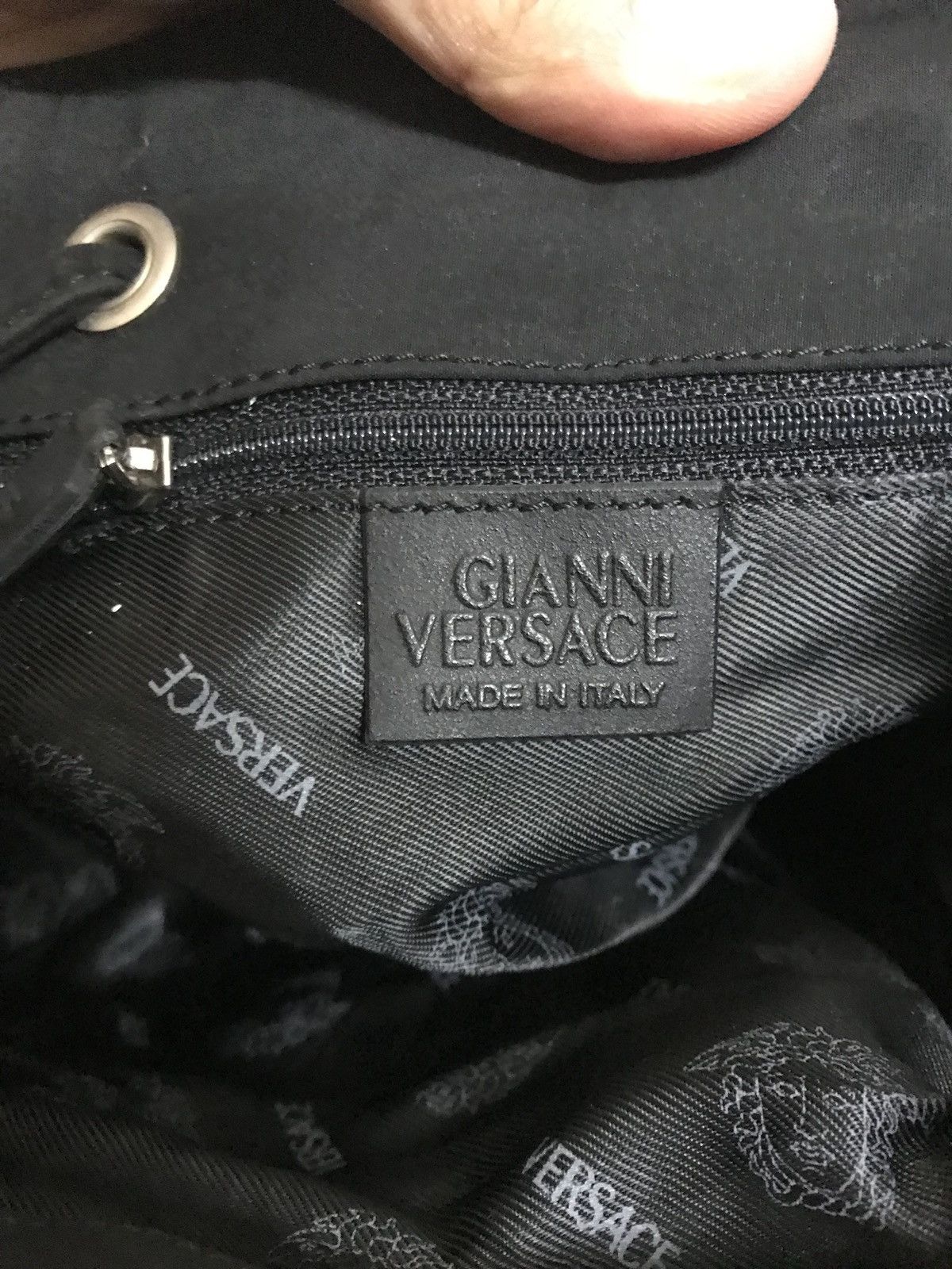 Versace VINTAGE GIANNI VERSACE CROSS BODY BUCKET BAG Size 30 - 3 Thumbnail