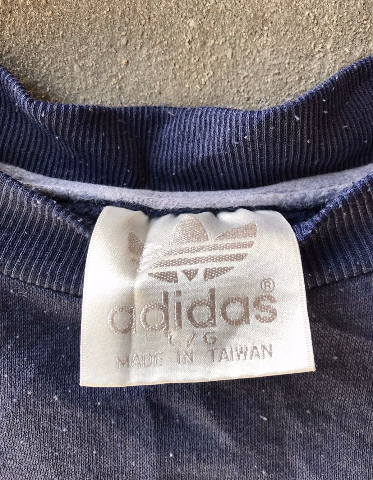 Adidas × Vintage ❗️Vintage Adidas 90’s Big Logo Embroidery Sweatshirts❗️ Size US L / EU 52-54 / 3 - 5 Thumbnail