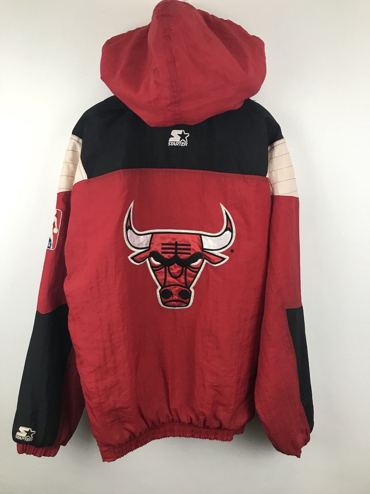 NBA × Starter × Vintage Starter NBA Chicago Bulls Jacket Waterproof Size US M / EU 48-50 / 2 - 2 Thumbnail