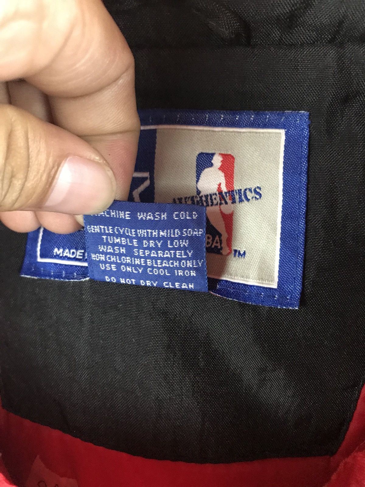 NBA × Starter × Vintage Starter NBA Chicago Bulls Jacket Waterproof Size US M / EU 48-50 / 2 - 6 Thumbnail