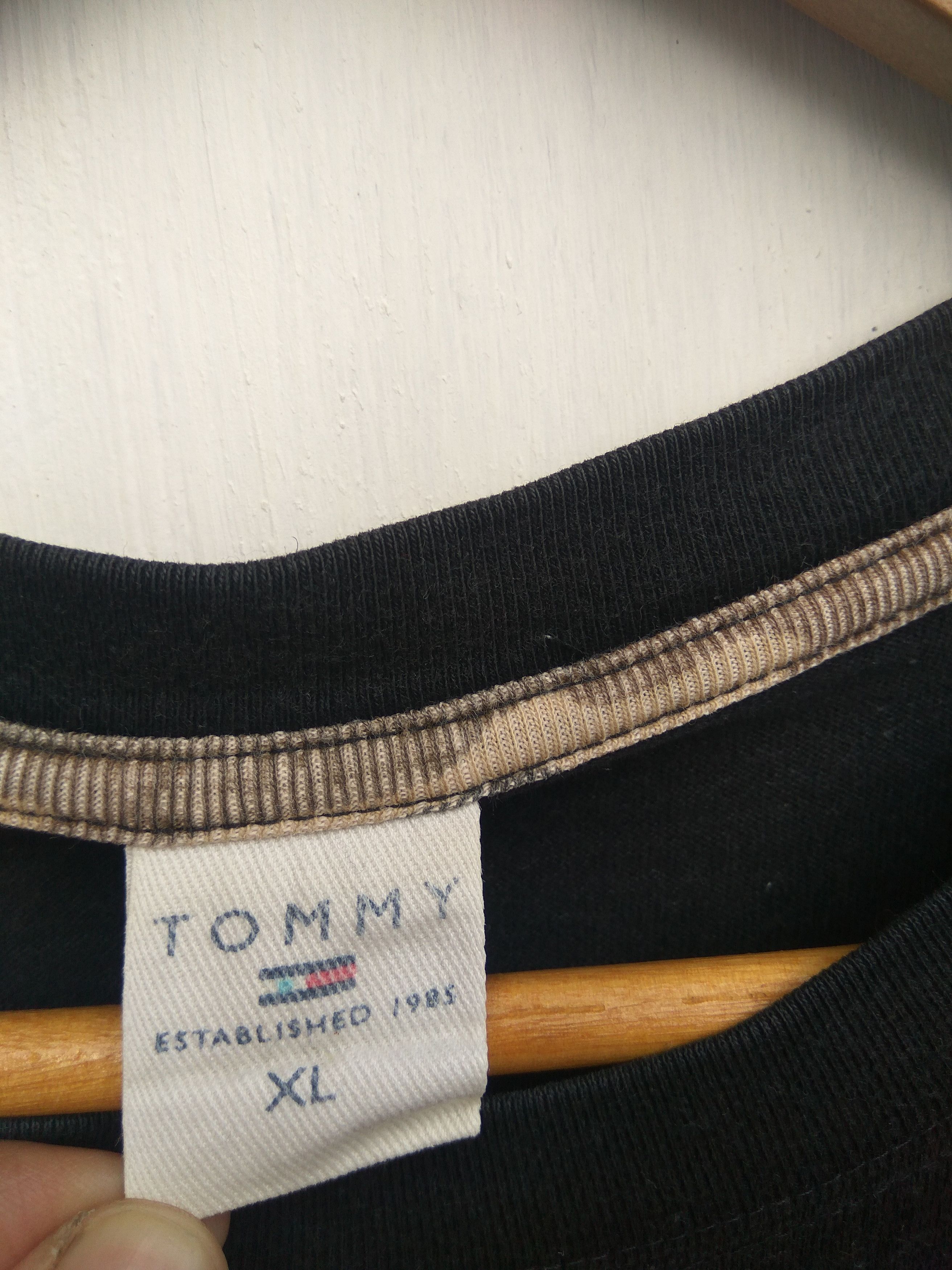 Tommy Hilfiger Tommy Hilfiger t shirt spell out Size US L / EU 52-54 / 3 - 4 Thumbnail