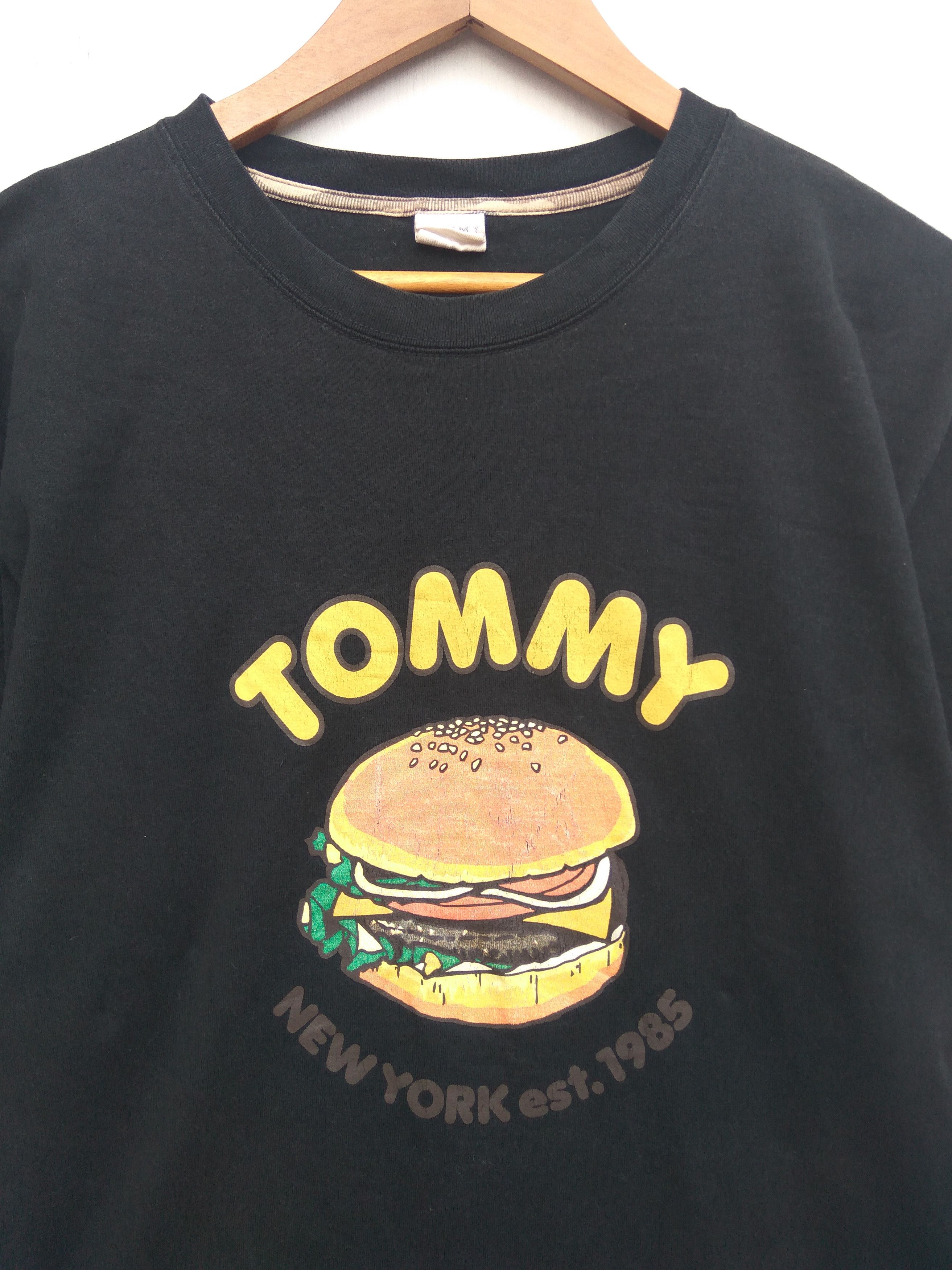 Tommy Hilfiger Tommy Hilfiger t shirt spell out Size US L / EU 52-54 / 3 - 2 Thumbnail