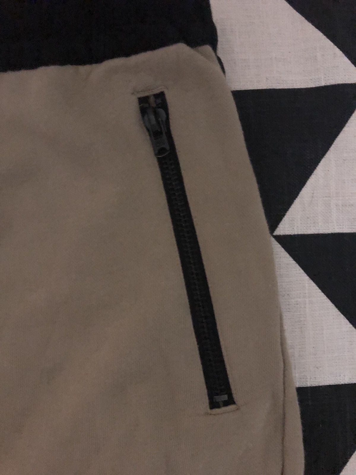 Fear of God Fear Of God Essentials Shorts Chinchilla Size US 34 / EU 50 - 5 Thumbnail