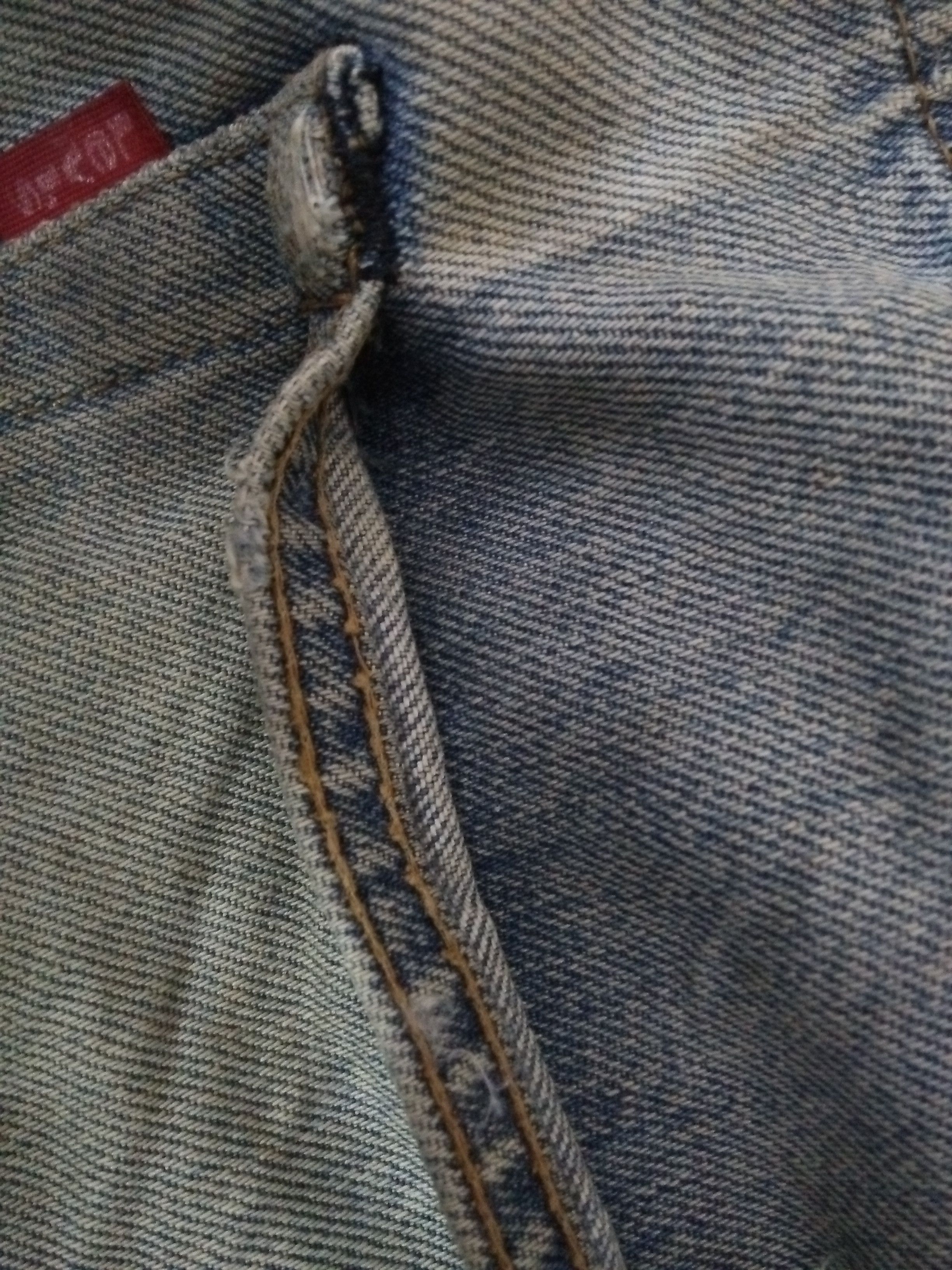 Levi's 80s LEVIS 501 DENIM SELVEDGE MADE USA BUTTON #524 (A904) Size US 35 - 11 Thumbnail
