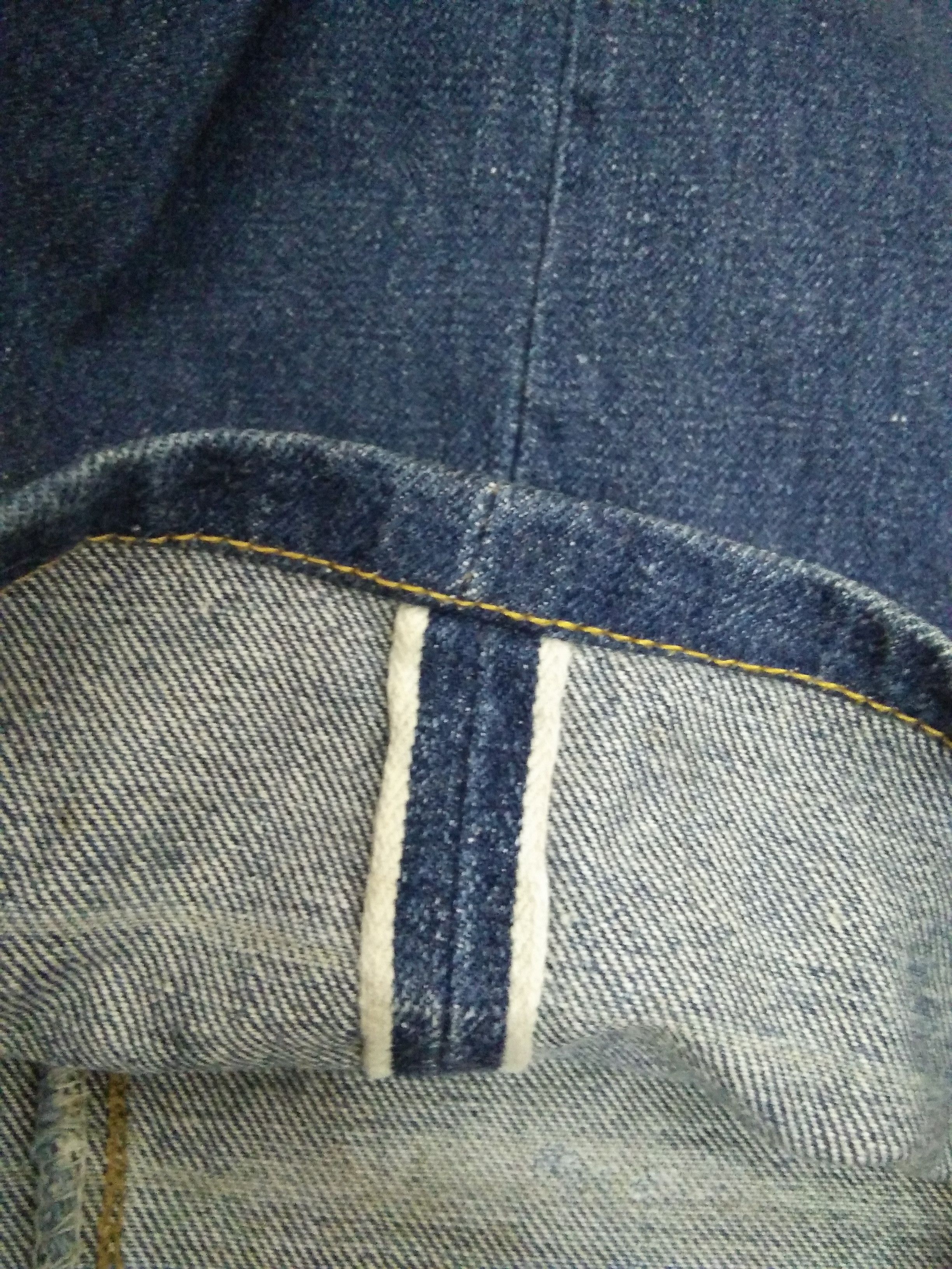 Levi's 90s LEVIS 501 BIG E SELVEDGE DENIM USA BUTTON #555 (A710) Size US 31 - 13 Thumbnail