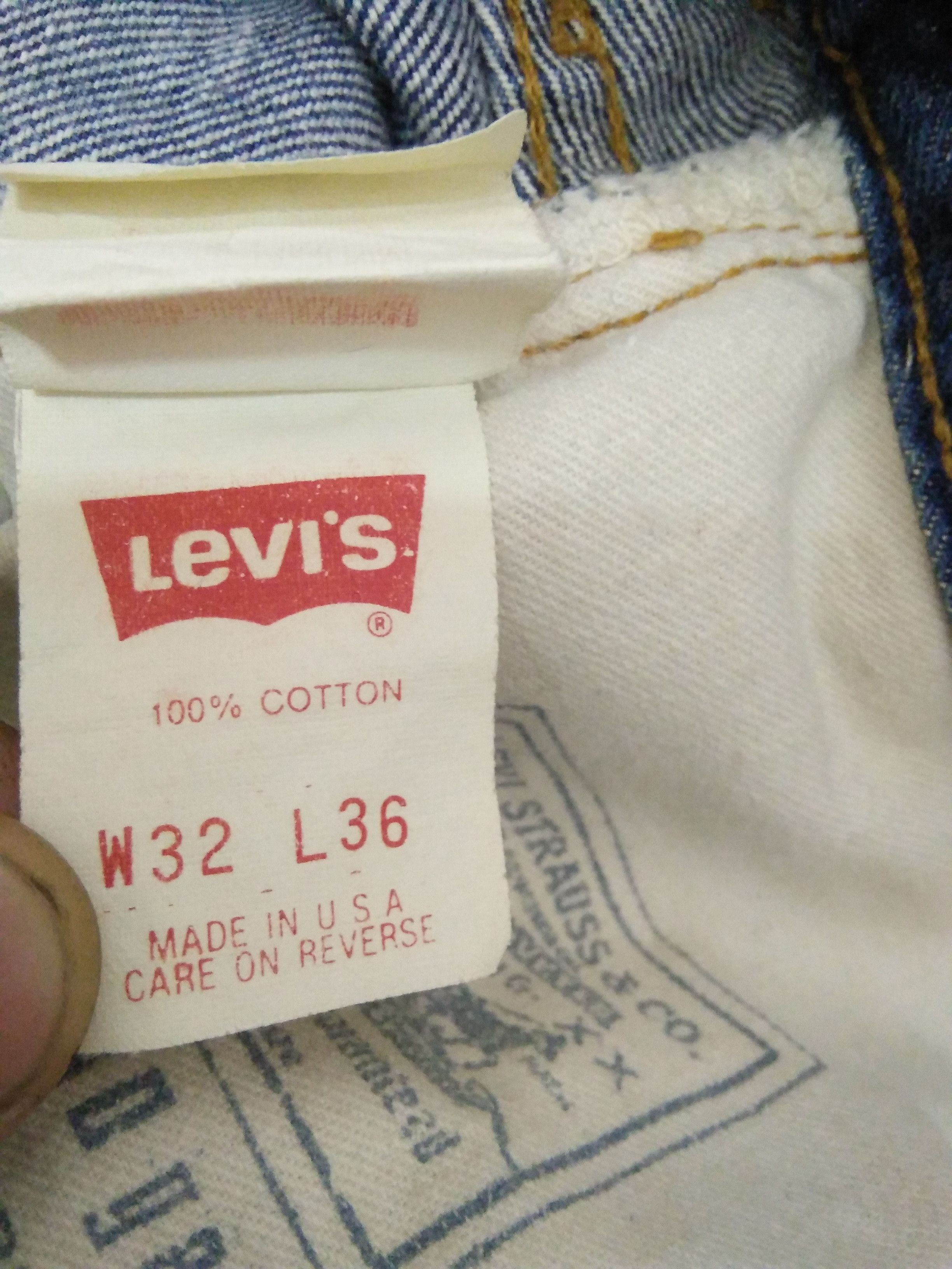Levi's 90s LEVIS 501 BIG E SELVEDGE DENIM USA BUTTON #555 (A710) Size US 31 - 11 Thumbnail