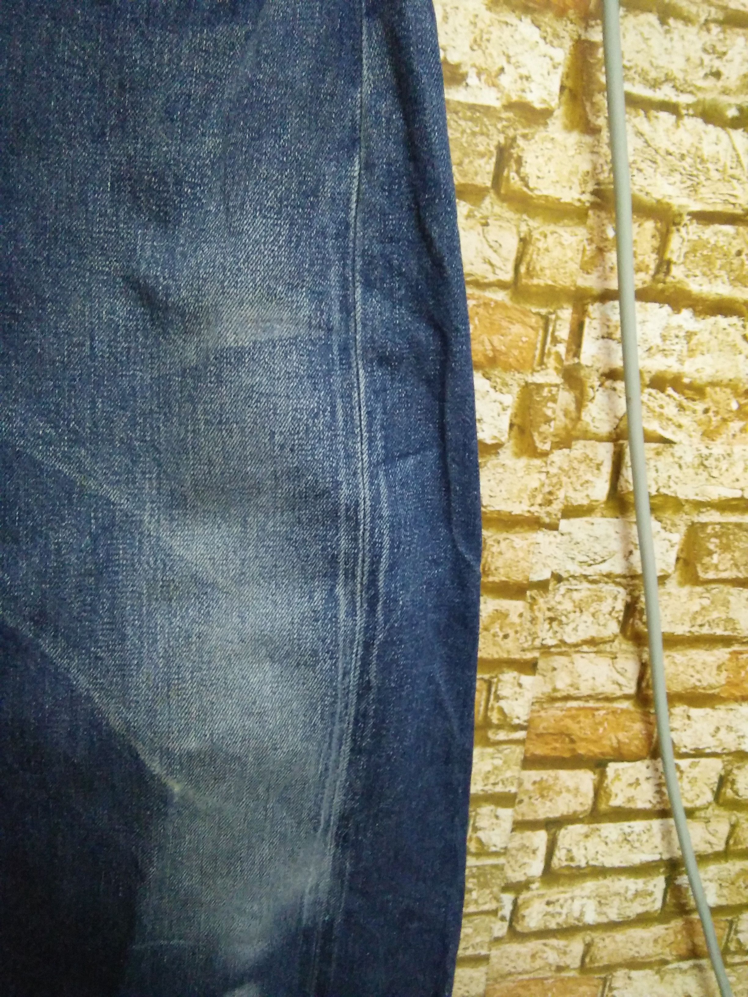 Levi's 90s LEVIS 501 BIG E SELVEDGE DENIM USA BUTTON #555 (A710) Size US 31 - 2 Thumbnail