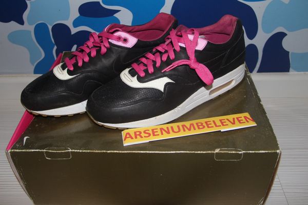 kidrobot nike air max 1