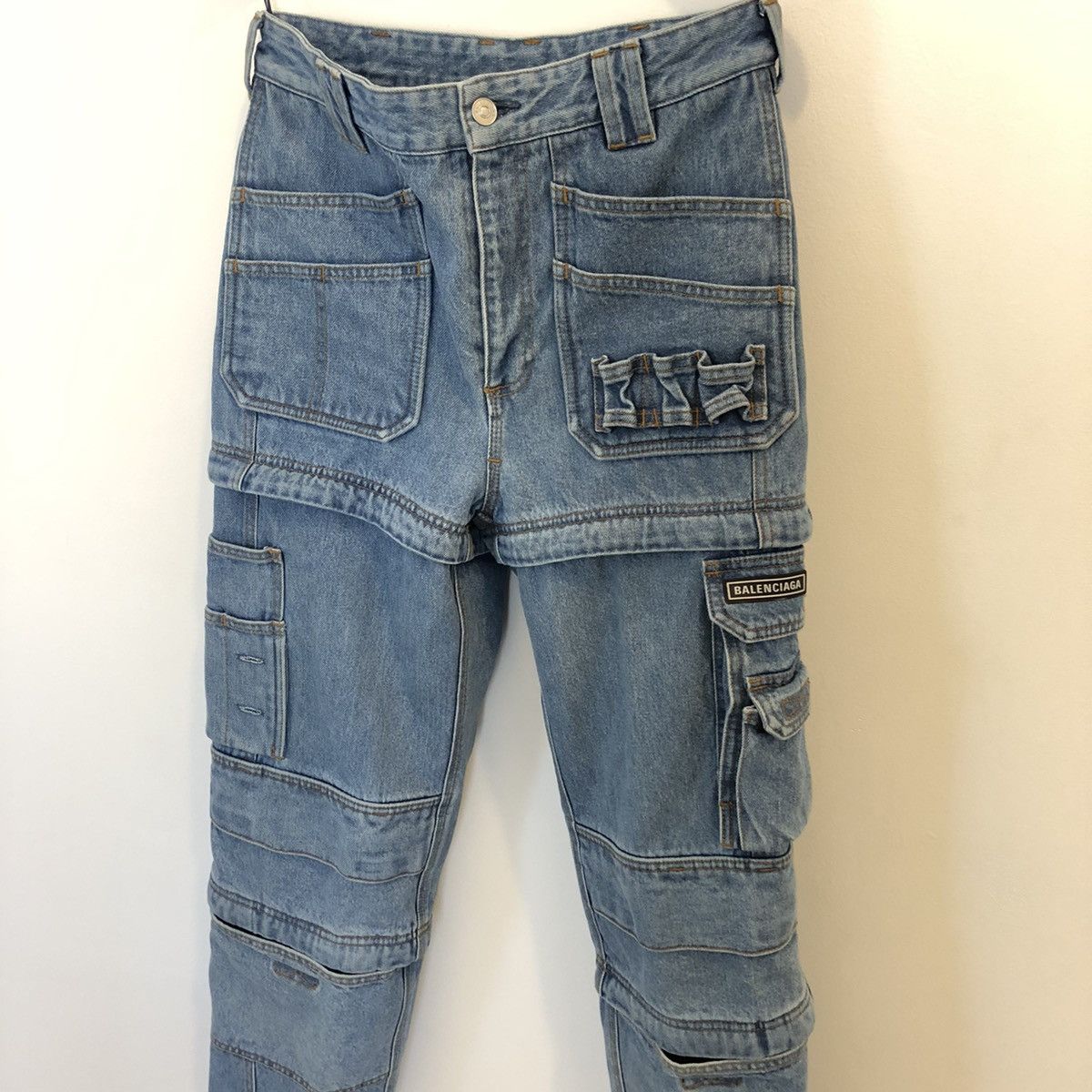 Balenciaga Balenciaga Multi pocket zip cargo jeans iconic Size US 32 / EU 48 - 2 Thumbnail