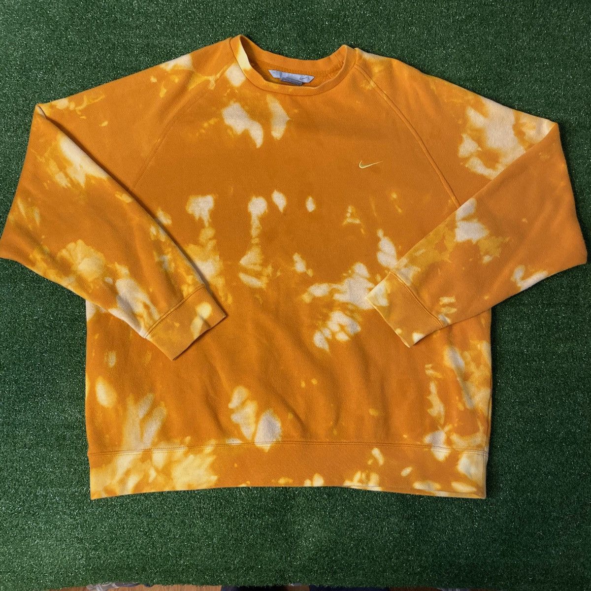 Nike VINTAGE NIKE CUSTOM BLEACH ACID TYE DYE Y2K XL GREY TAG USA Size US XL / EU 56 / 4 - 1 Thumbnail
