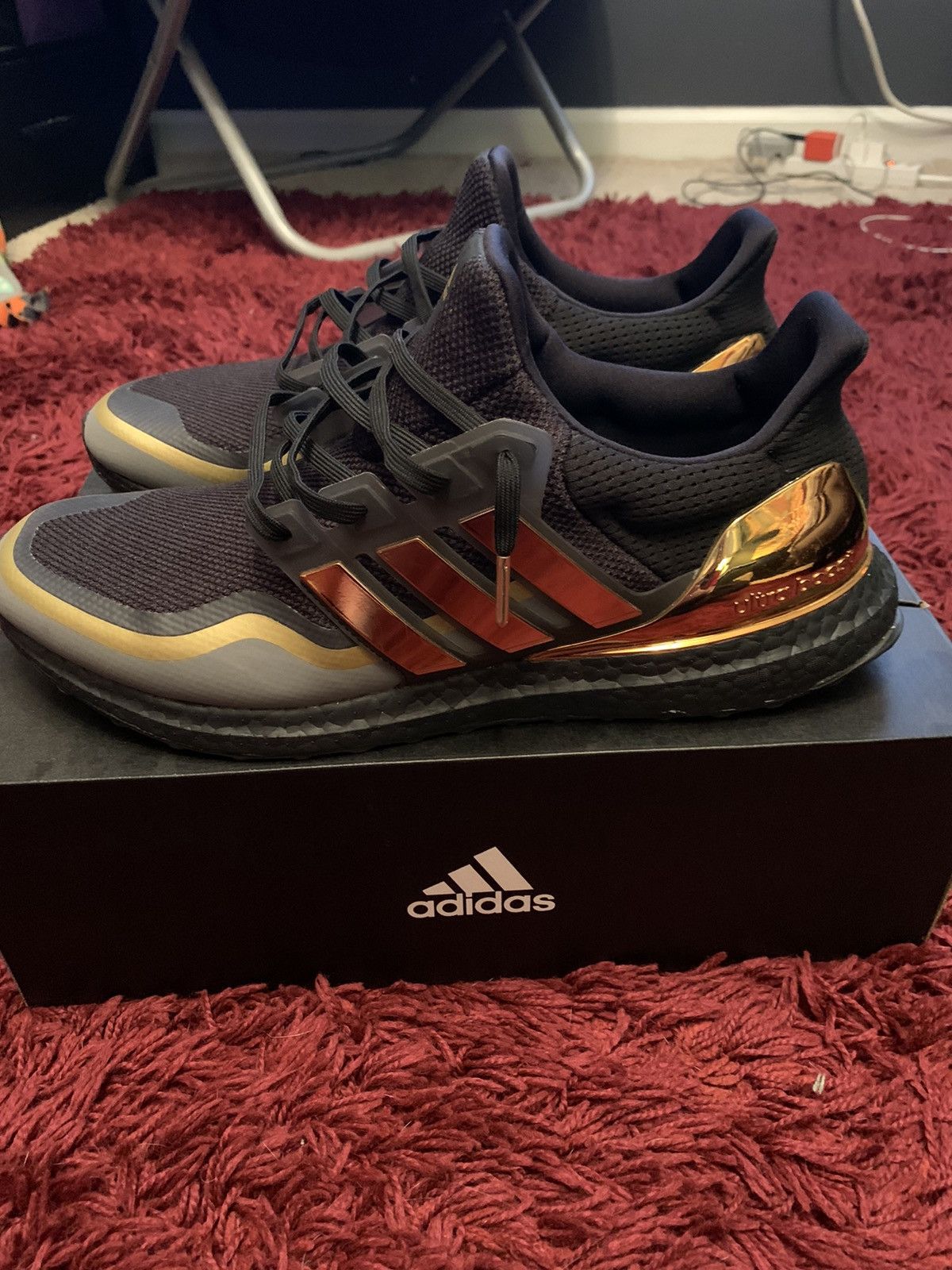 Adidas ultra boost metallic gold 2025