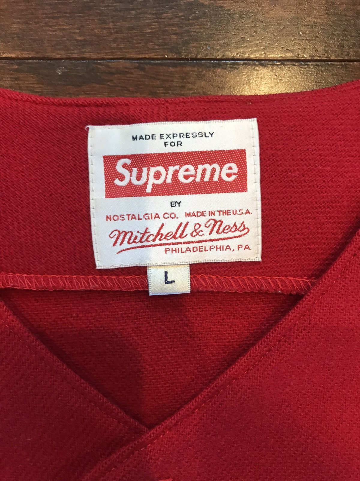 イ*ケ様 Supreme 2006 Hennessy Mitchell&Ness Supreme 2006 Hennessy Mitchell&Ness Jersey Large & 3 posters