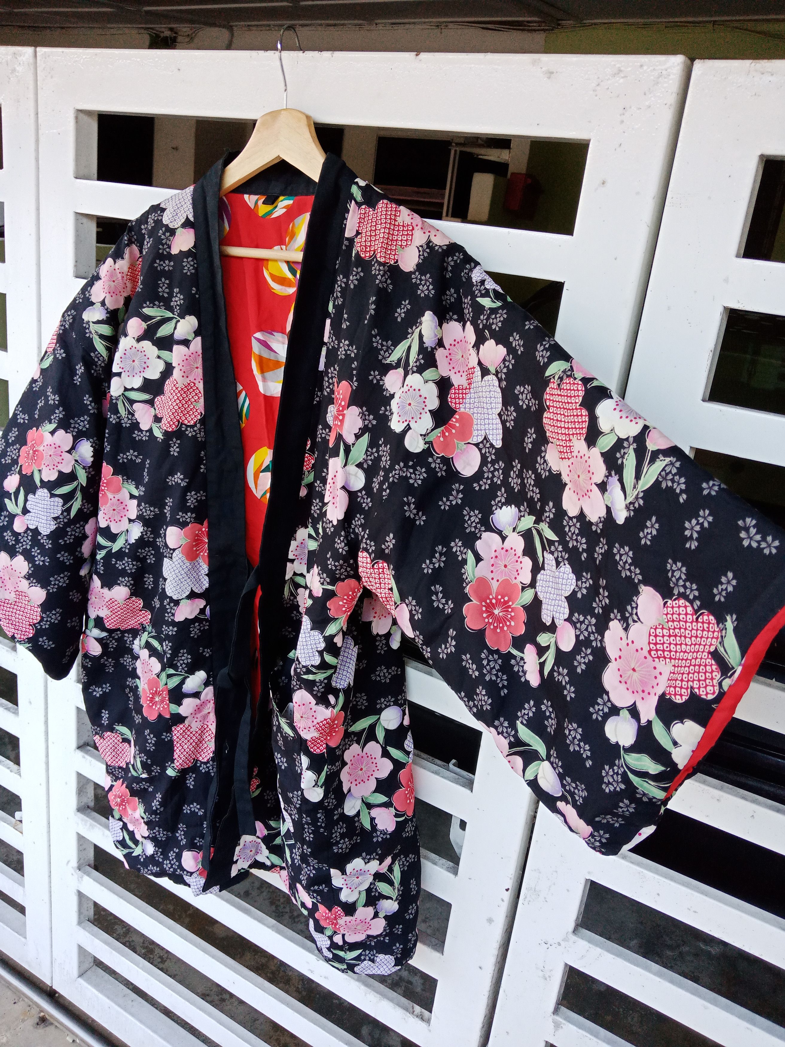 Japanese Brand Reversible Abstract Designs & Flowers Quilted Kimono Size US M / EU 48-50 / 2 - 9 Thumbnail