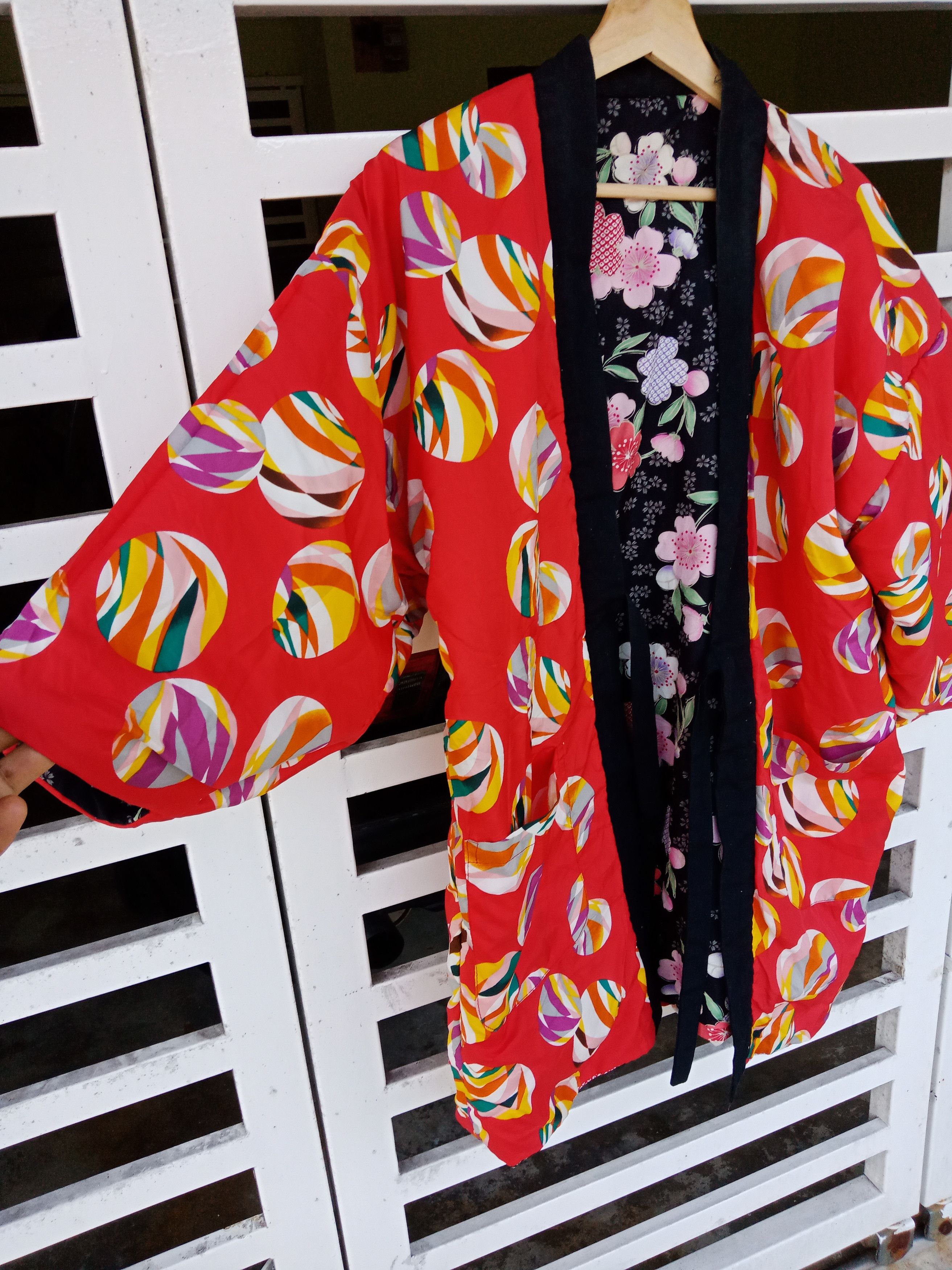Japanese Brand Reversible Abstract Designs & Flowers Quilted Kimono Size US M / EU 48-50 / 2 - 5 Thumbnail