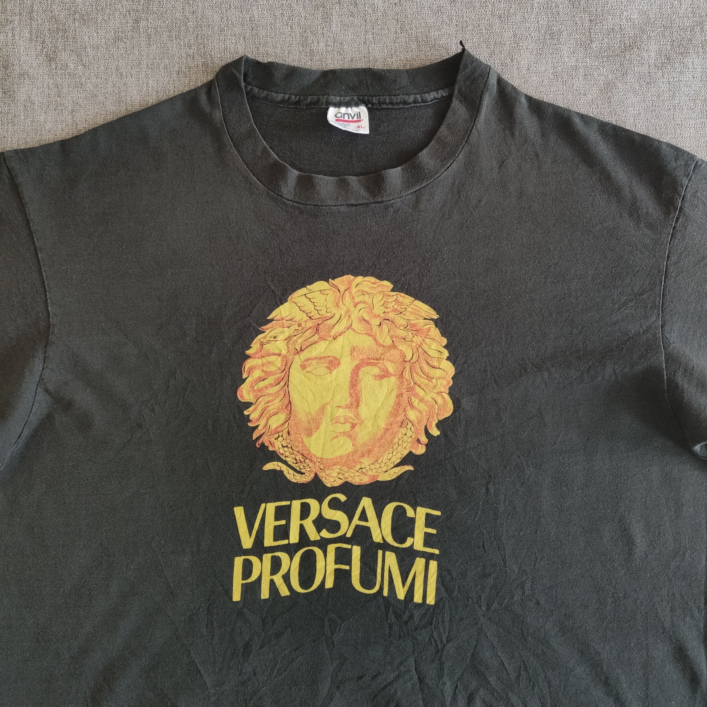 Vintage 90’s Versace Profumi t shirt high quality Made in USA anvil tag