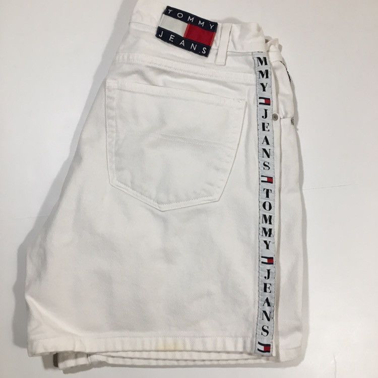 Tommy Hilfiger × Vintage Vintage Tommy Hilfiger White Denim Shorts Size US 34 / EU 50 - 1 Thumbnail