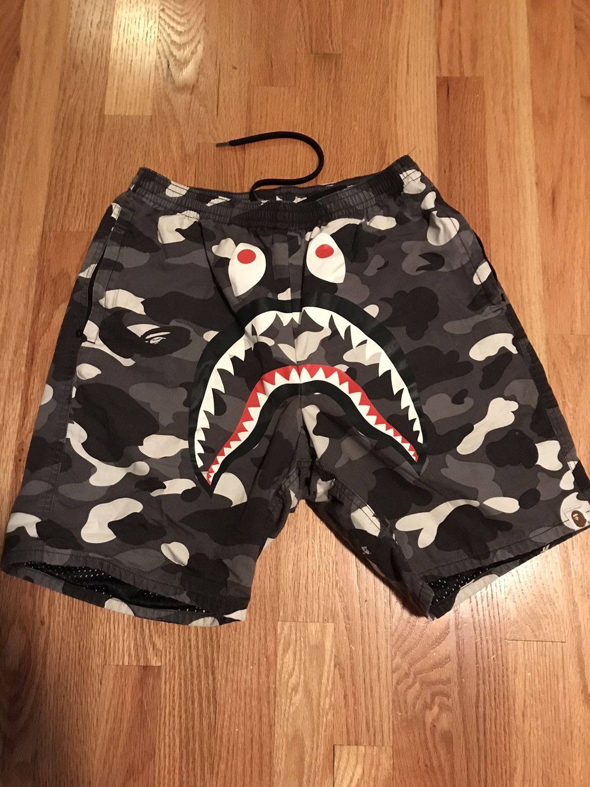 Bape Bape GLOW IN DARK Camo Shorts PONR Medium Size US 32 / EU 48 - 1 Thumbnail