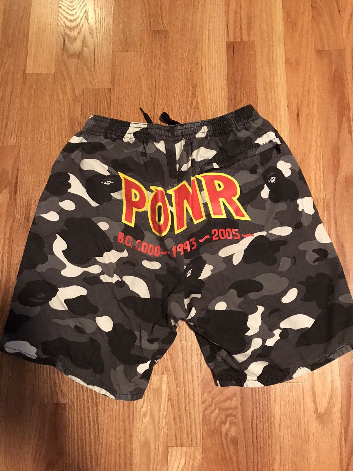 Bape Bape GLOW IN DARK Camo Shorts PONR Medium Size US 32 / EU 48 - 2 Thumbnail