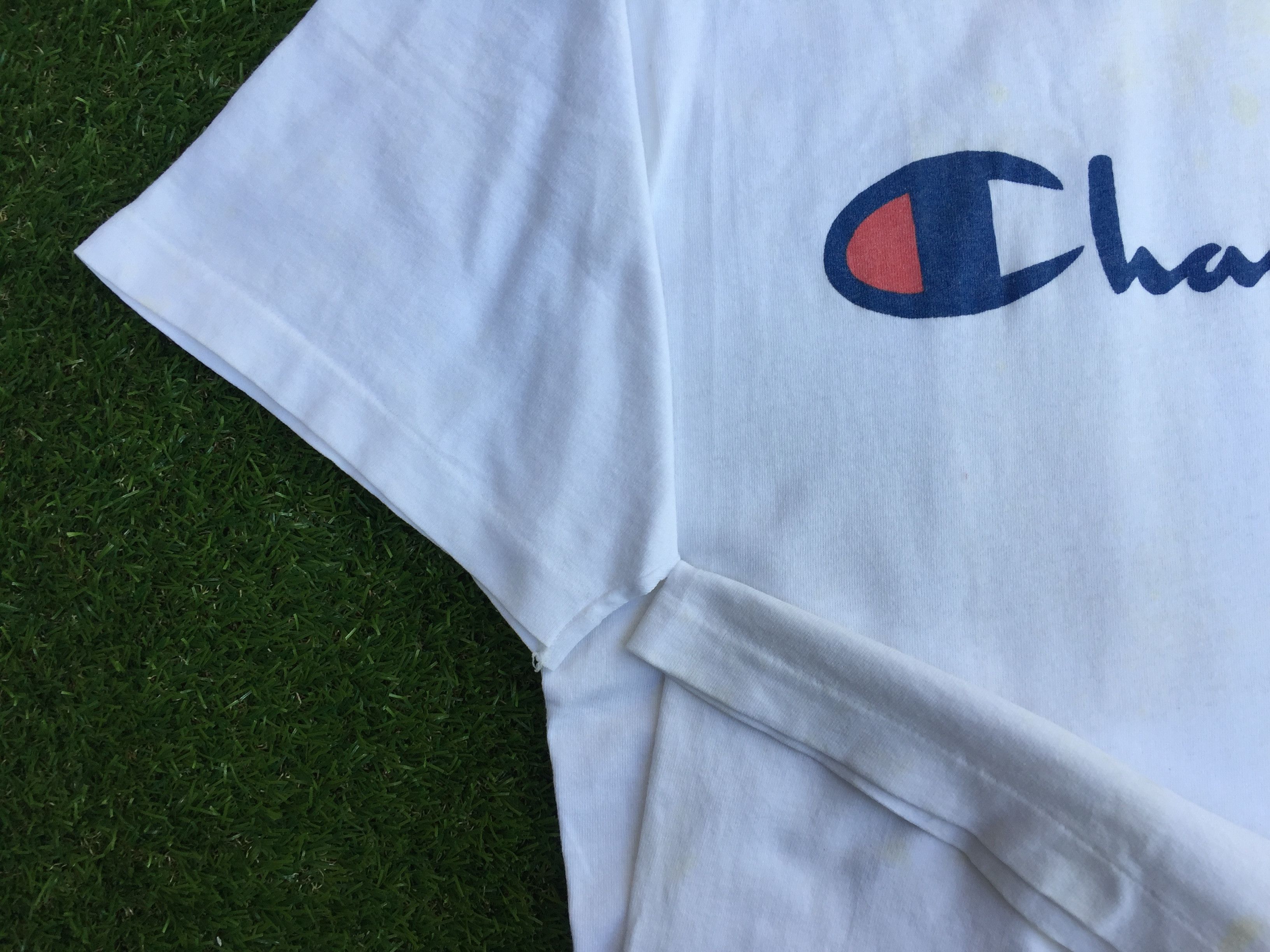 Champion Vintage Champion Big Logo Tshirt Made In Usa Size US L / EU 52-54 / 3 - 6 Thumbnail