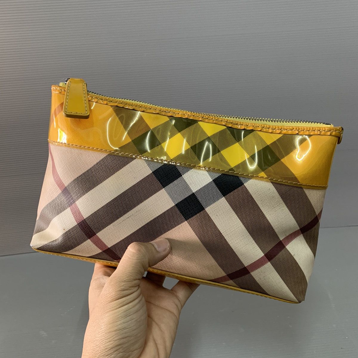 Burberry Burberry Pouch Clutch Bag Size ONE SIZE - 2 Thumbnail