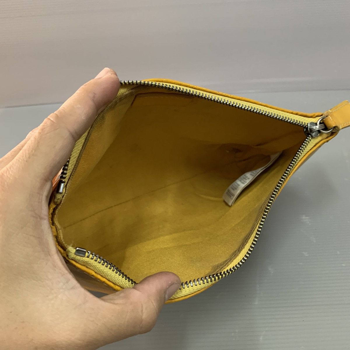 Burberry Burberry Pouch Clutch Bag Size ONE SIZE - 8 Thumbnail